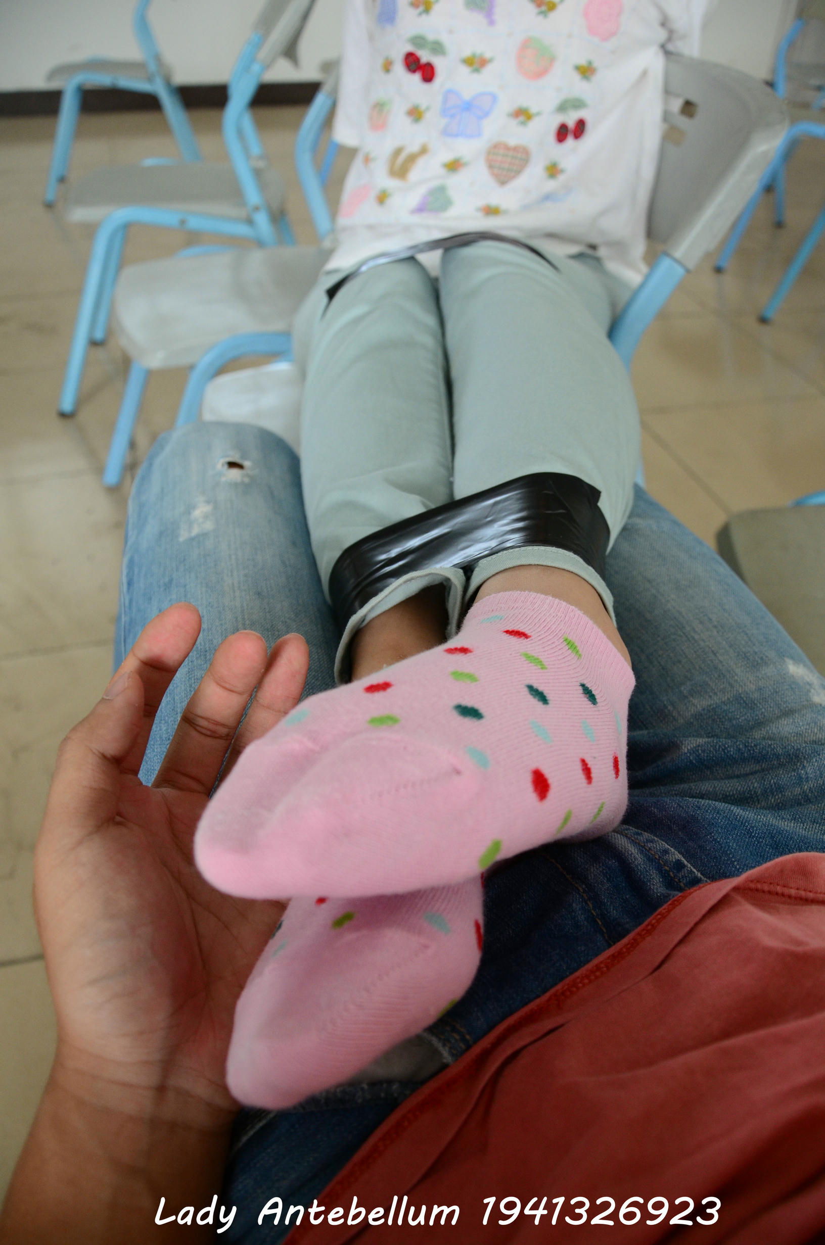 [战前女神] 恋足美腿棉袜女神级摄影套图 071 [92P-129MB]_第3集