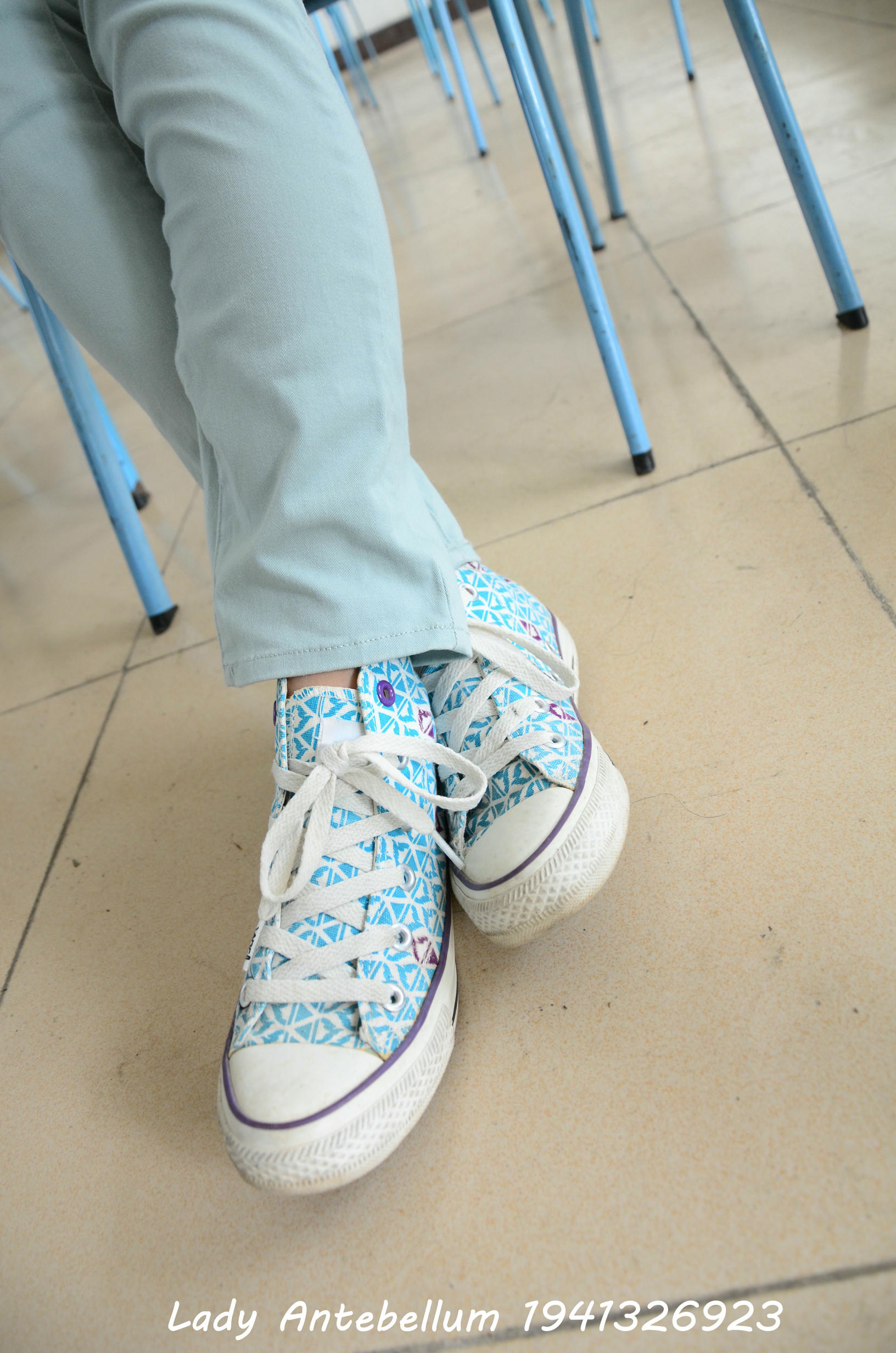 [战前女神] 恋足美腿棉袜女神级摄影套图 071 [92P-129MB]_第1集