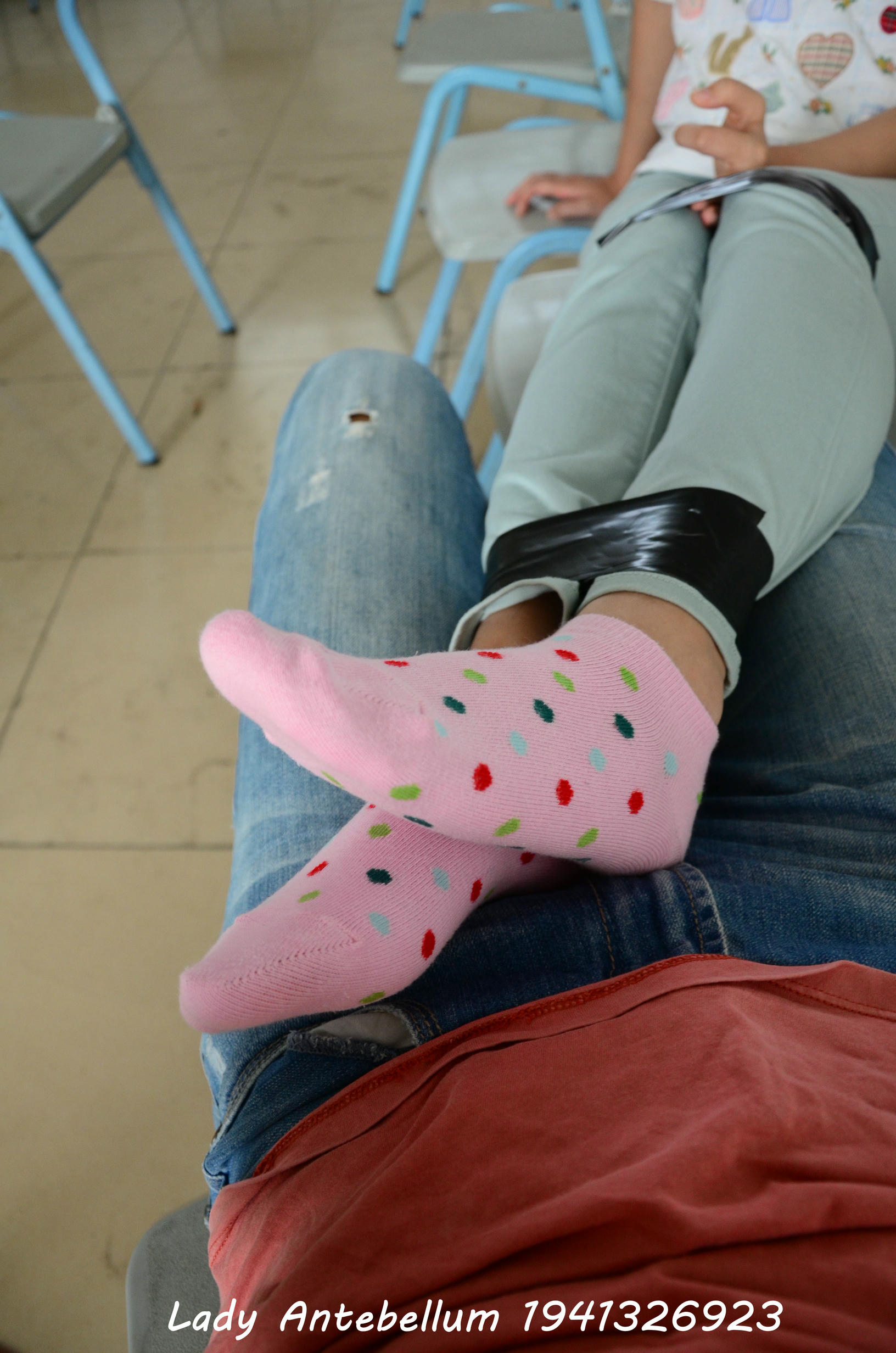 [战前女神] 恋足美腿棉袜女神级摄影套图 071 [92P-129MB]_第3集