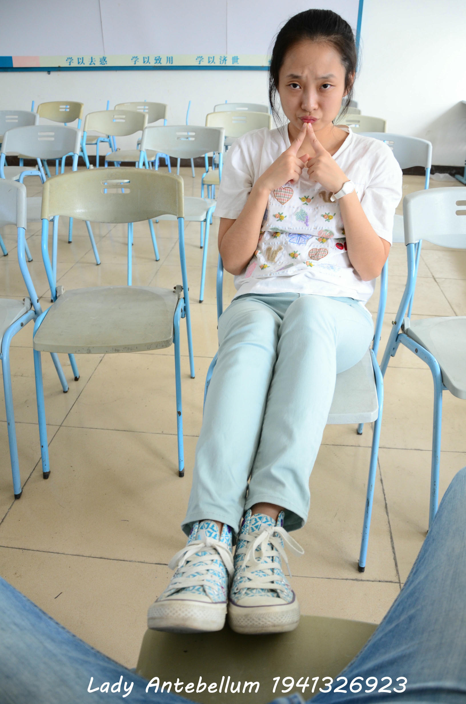 [战前女神] 恋足美腿棉袜女神级摄影套图 071 [92P-129MB]_第1集