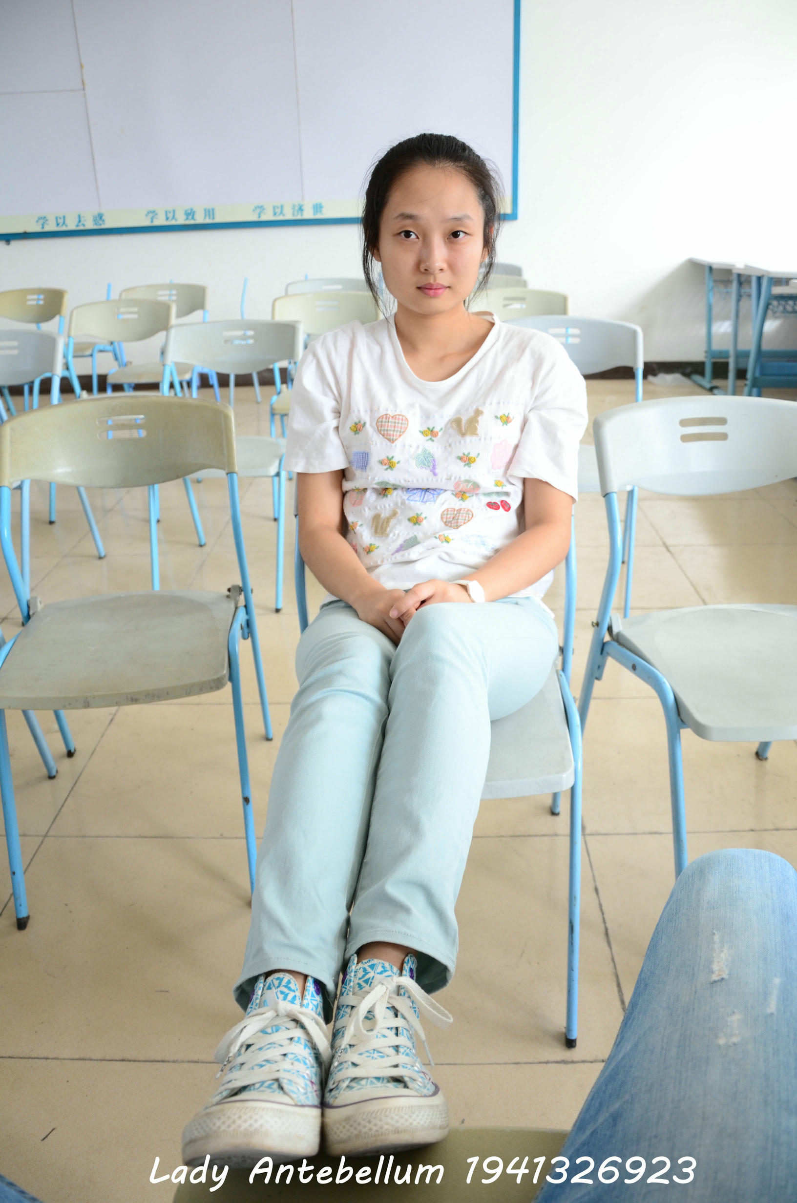 [战前女神] 恋足美腿棉袜女神级摄影套图 071 [92P-129MB]_第1集