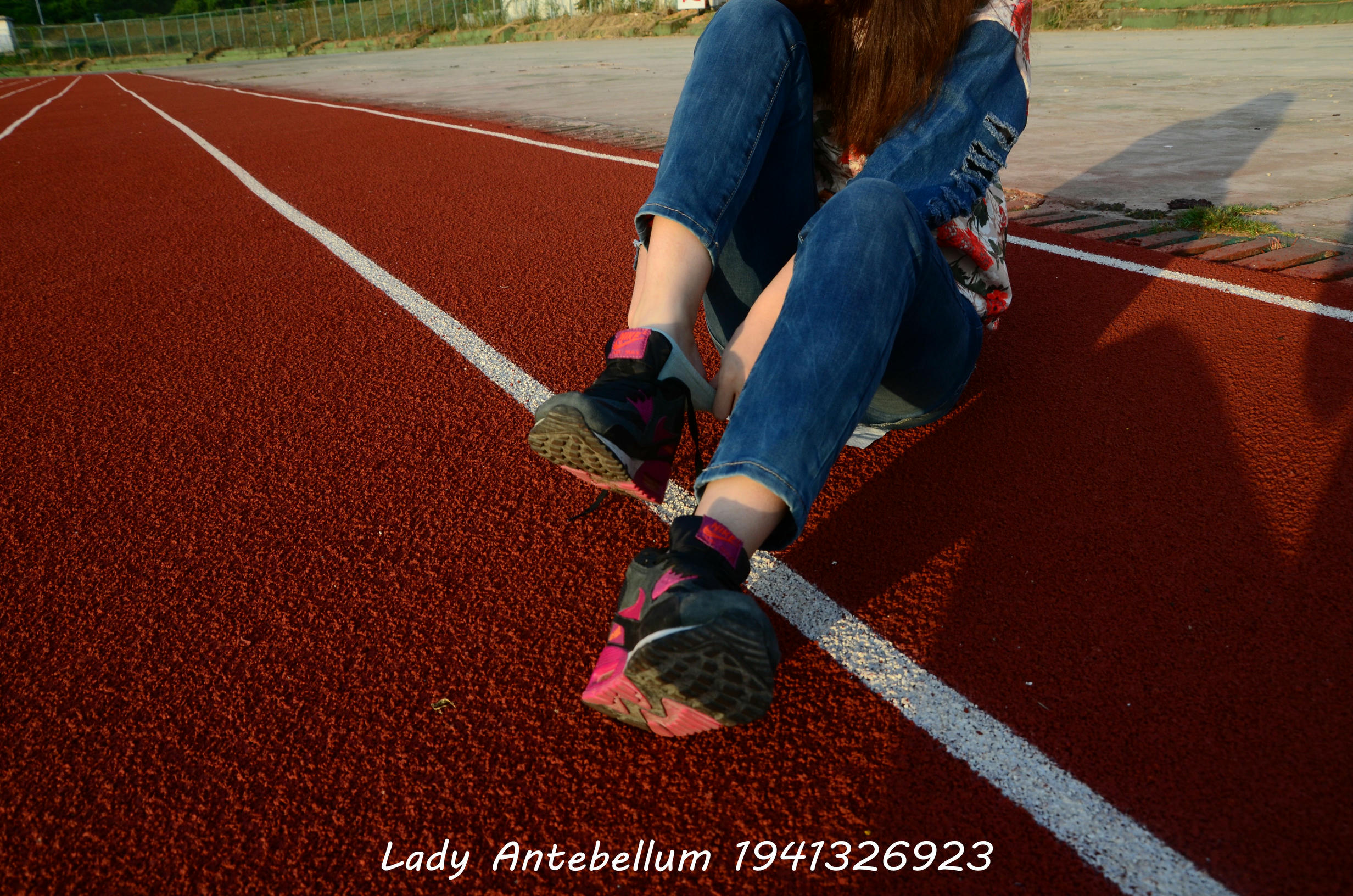 [战前女神] 恋足美腿棉袜女神级摄影套图 072 [72P-150MB]_第1集