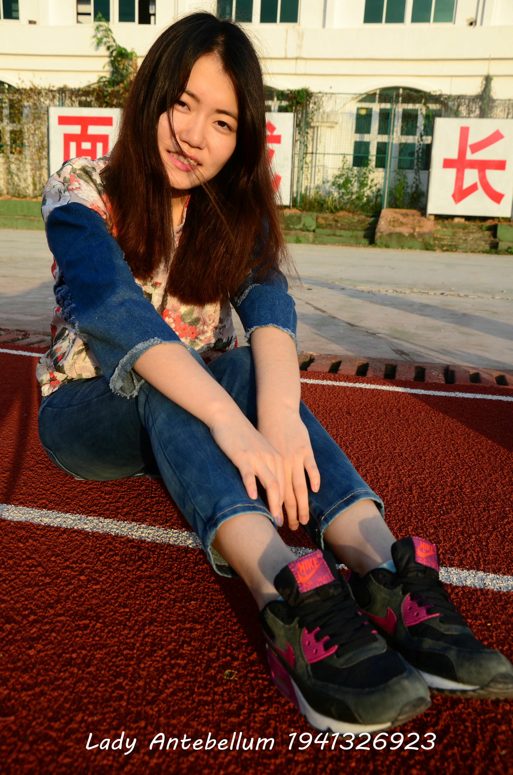 [战前女神] 恋足美腿棉袜女神级摄影套图 072 [72P-150MB]_第1集