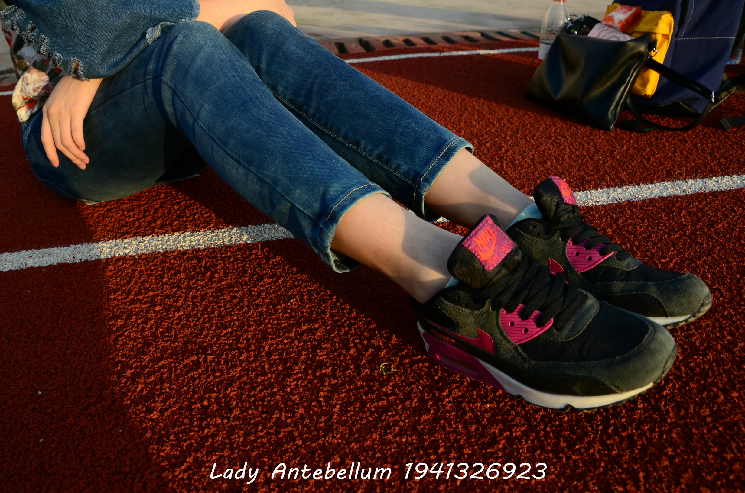 [战前女神] 恋足美腿棉袜女神级摄影套图 072 [72P-150MB]_第1集