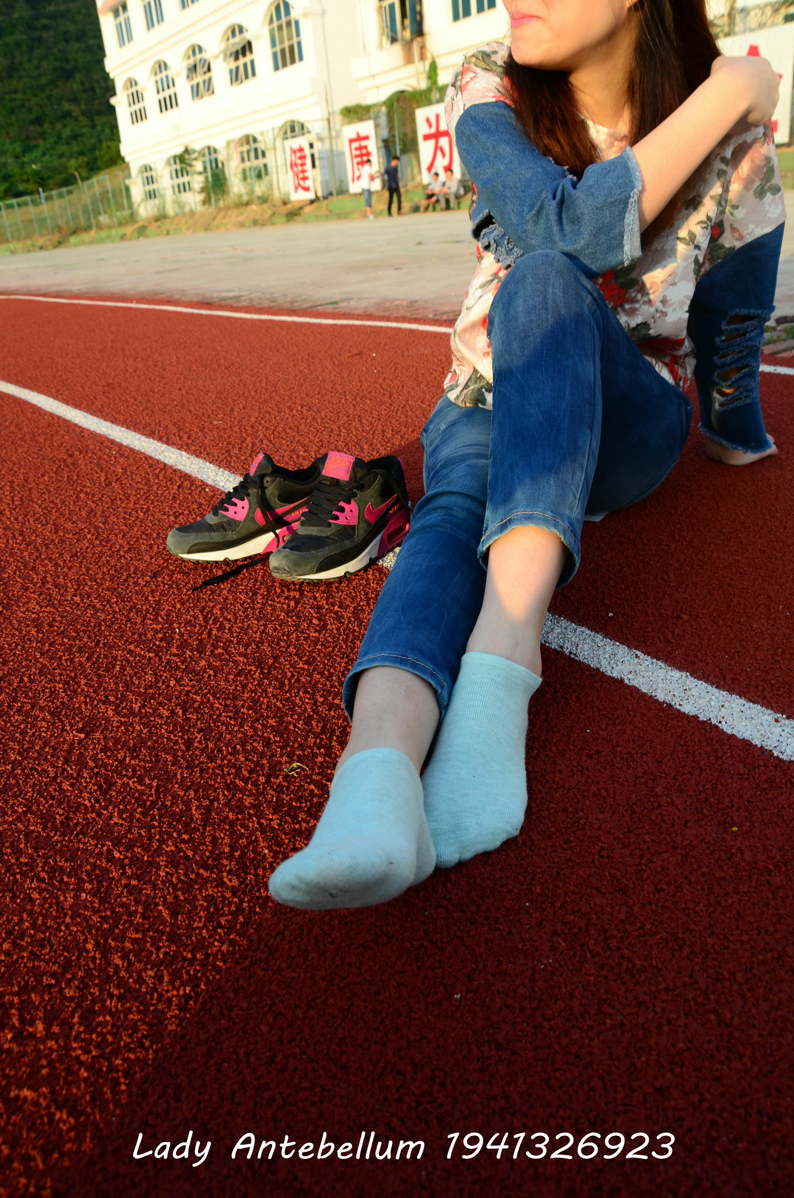 [战前女神] 恋足美腿棉袜女神级摄影套图 072 [72P-150MB]_第2集