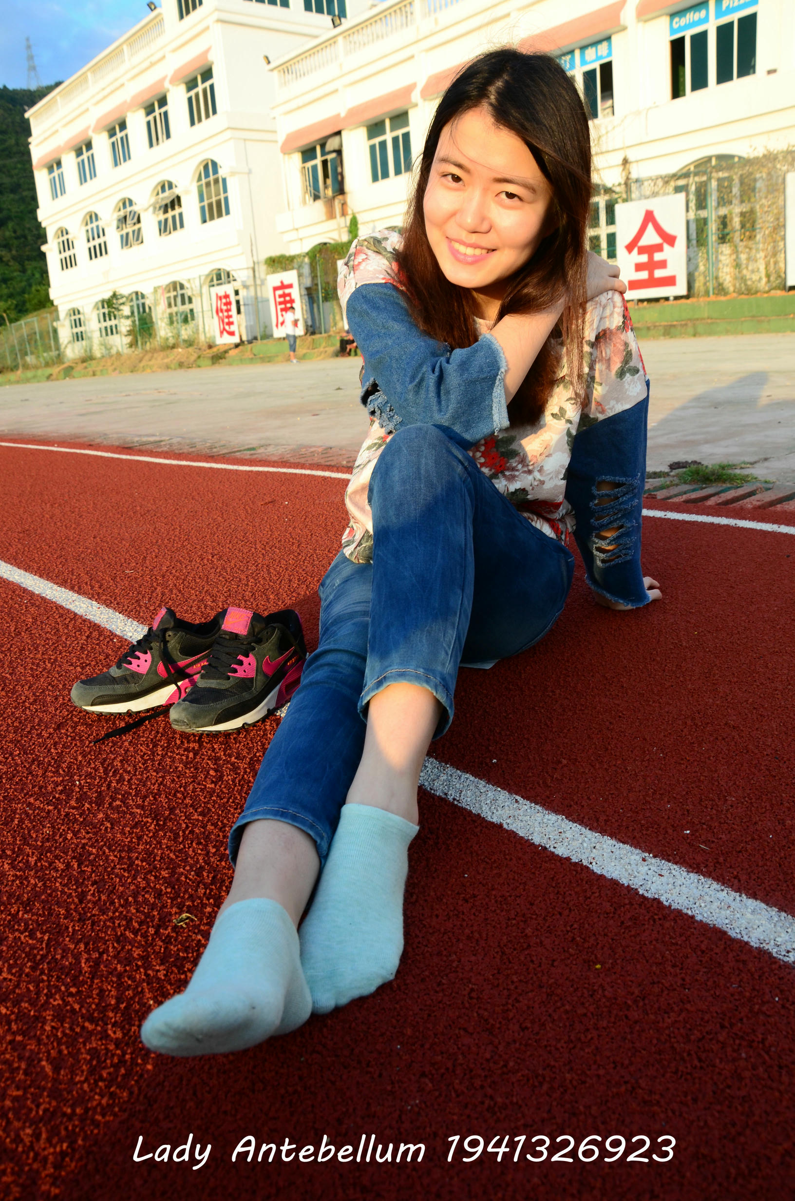 [战前女神] 恋足美腿棉袜女神级摄影套图 072 [72P-150MB]_第2集