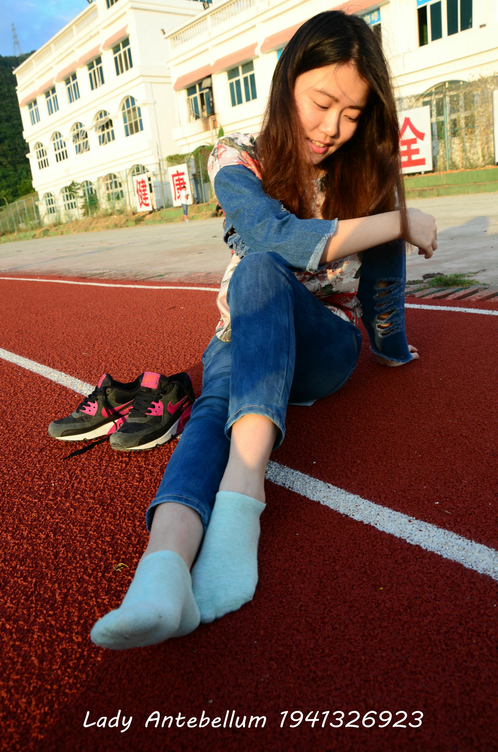 [战前女神] 恋足美腿棉袜女神级摄影套图 072 [72P-150MB]_第2集