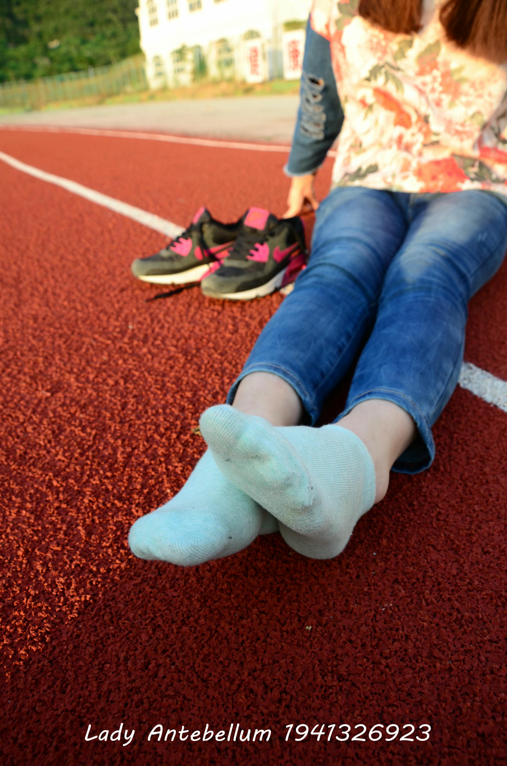 [战前女神] 恋足美腿棉袜女神级摄影套图 072 [72P-150MB]_第2集