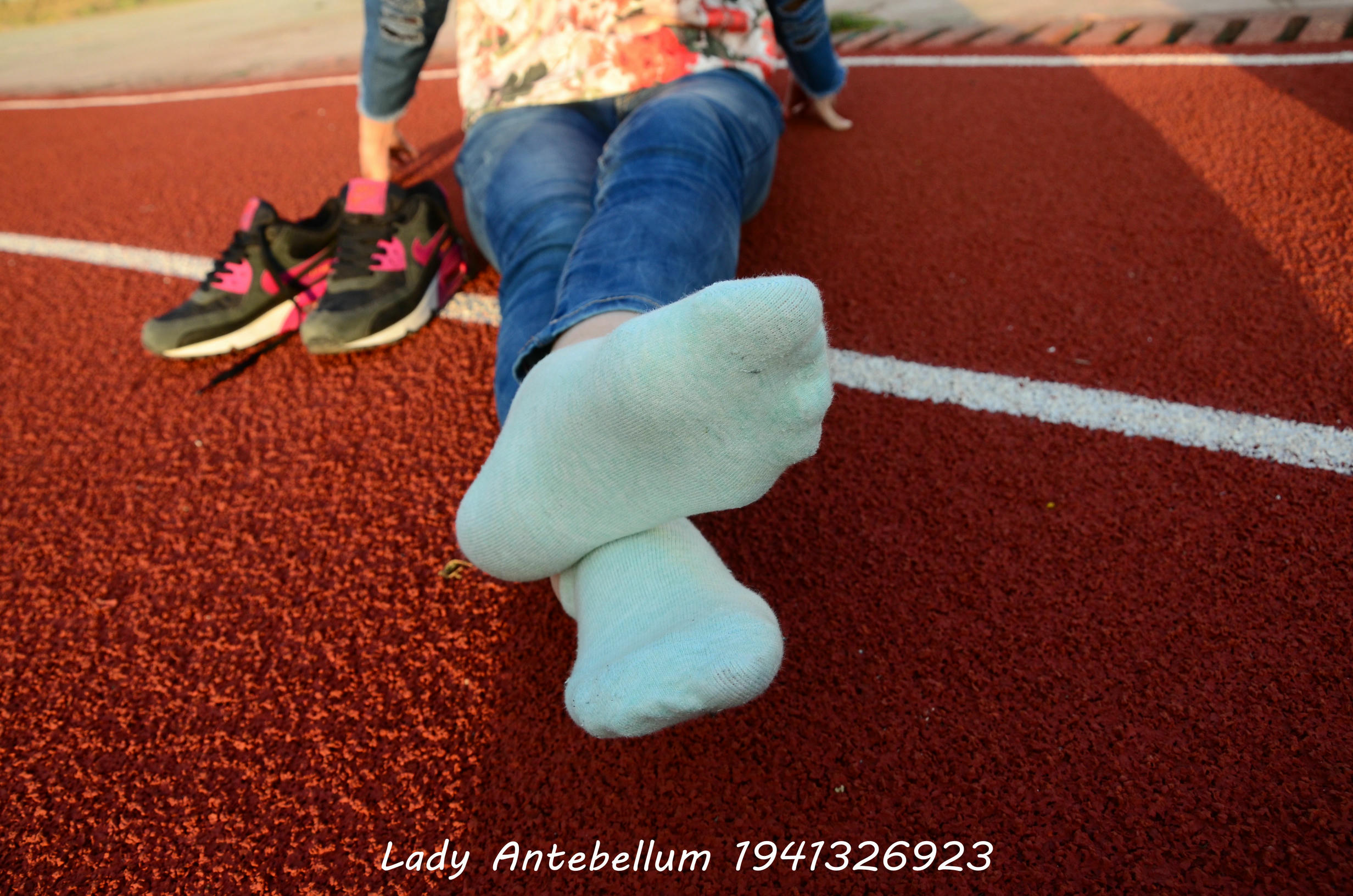 [战前女神] 恋足美腿棉袜女神级摄影套图 072 [72P-150MB]_第2集