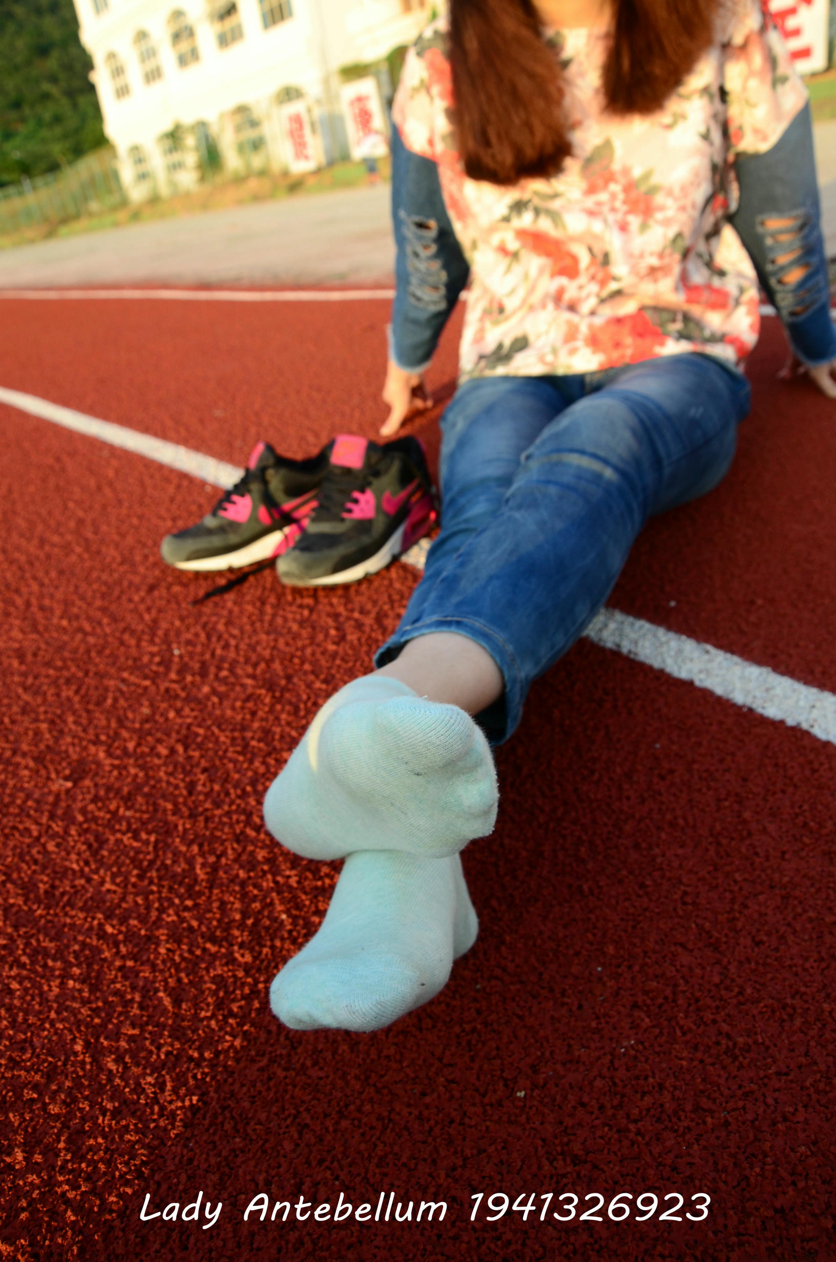 [战前女神] 恋足美腿棉袜女神级摄影套图 072 [72P-150MB]_第2集