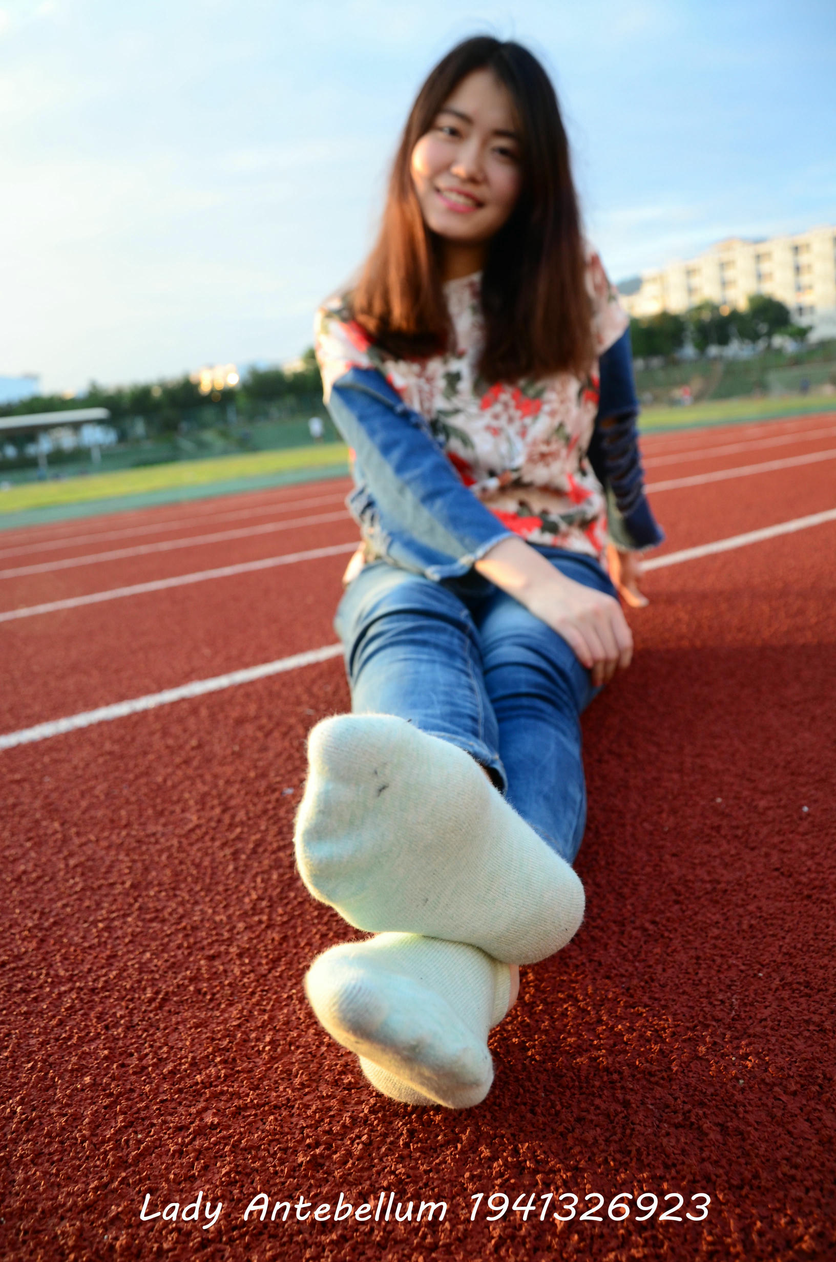 [战前女神] 恋足美腿棉袜女神级摄影套图 072 [72P-150MB]_第3集