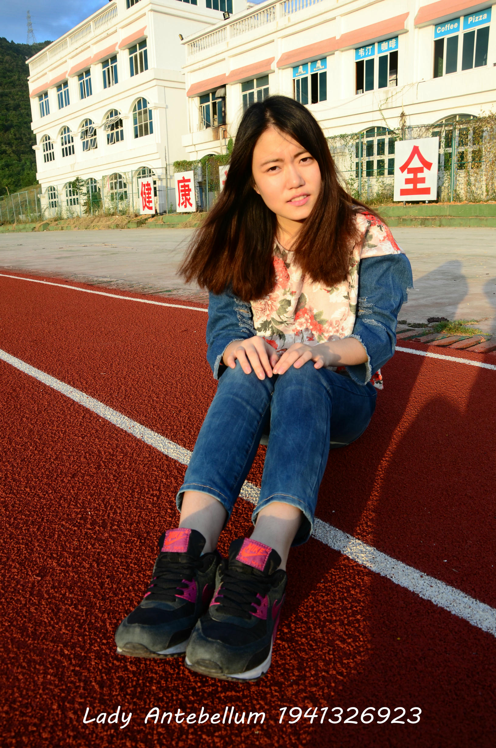 [战前女神] 恋足美腿棉袜女神级摄影套图 072 [72P-150MB]_第1集