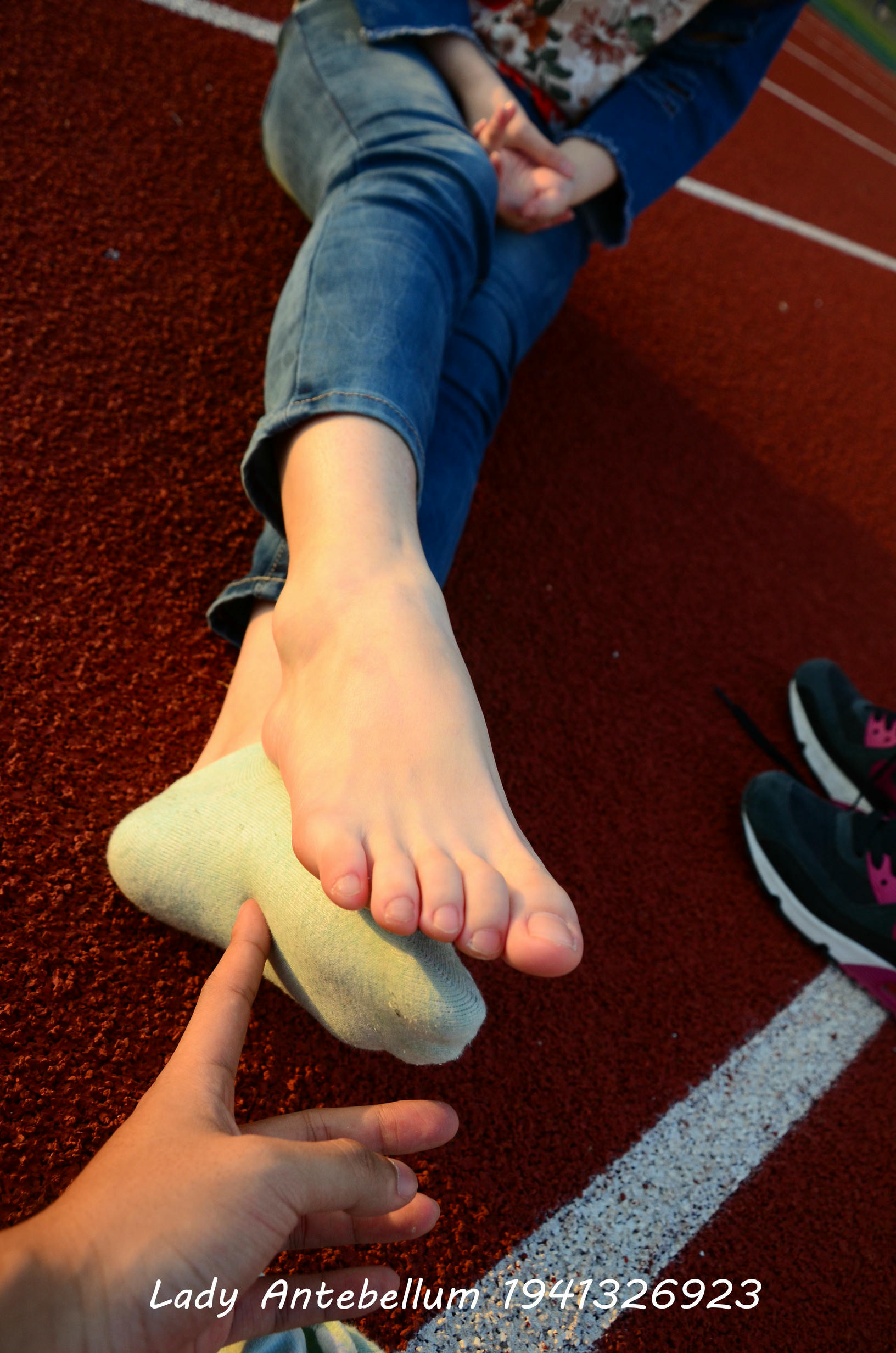 [战前女神] 恋足美腿棉袜女神级摄影套图 072 [72P-150MB]_第4集