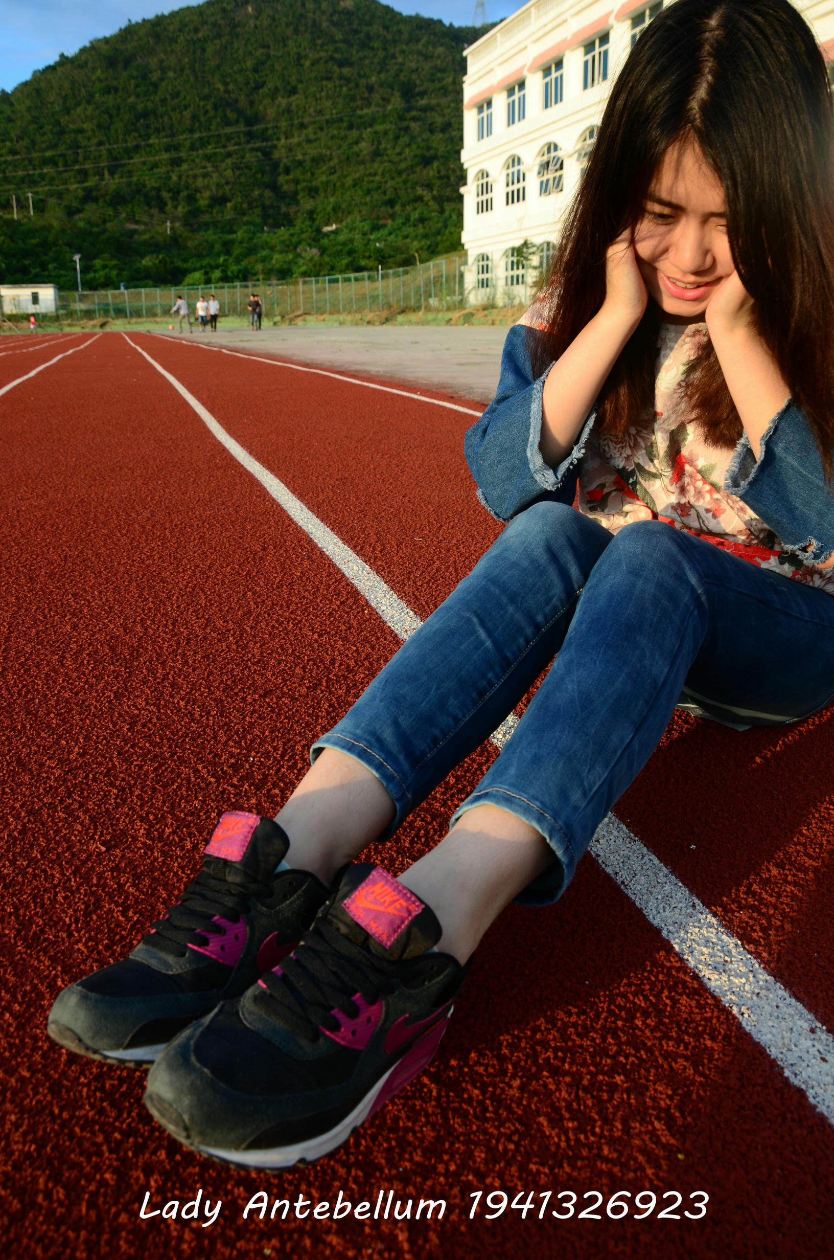 [战前女神] 恋足美腿棉袜女神级摄影套图 072 [72P-150MB]_第1集