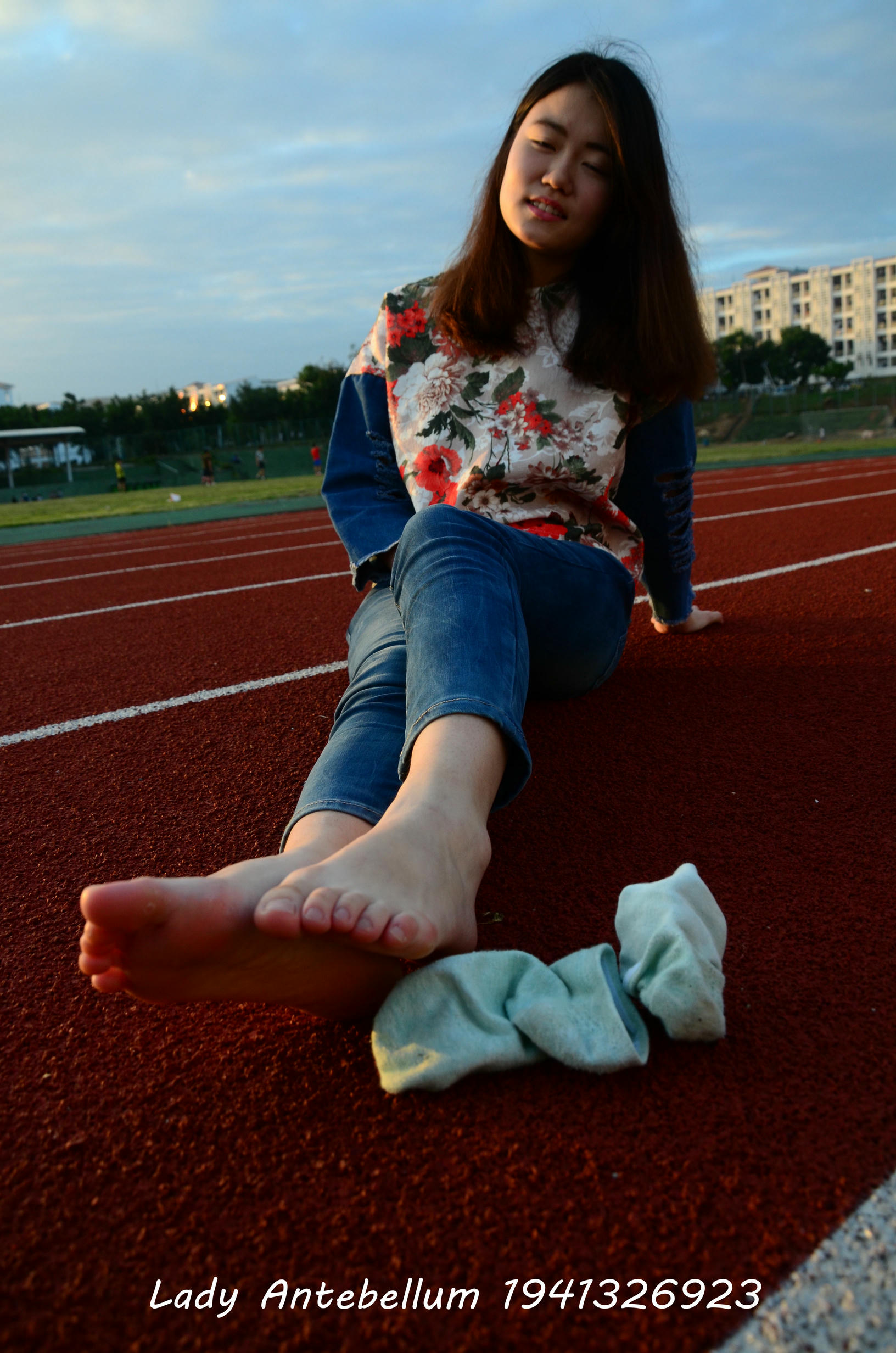 [战前女神] 恋足美腿棉袜女神级摄影套图 072 [72P-150MB]_第4集