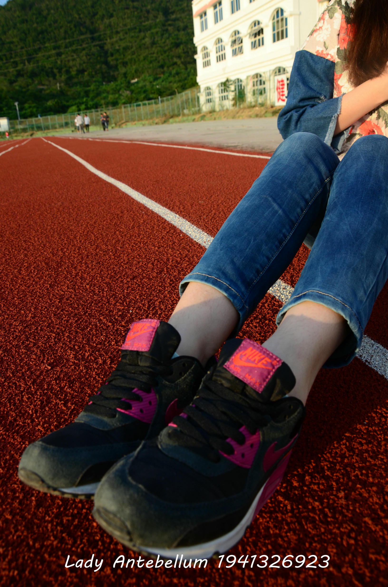 [战前女神] 恋足美腿棉袜女神级摄影套图 072 [72P-150MB]_第1集