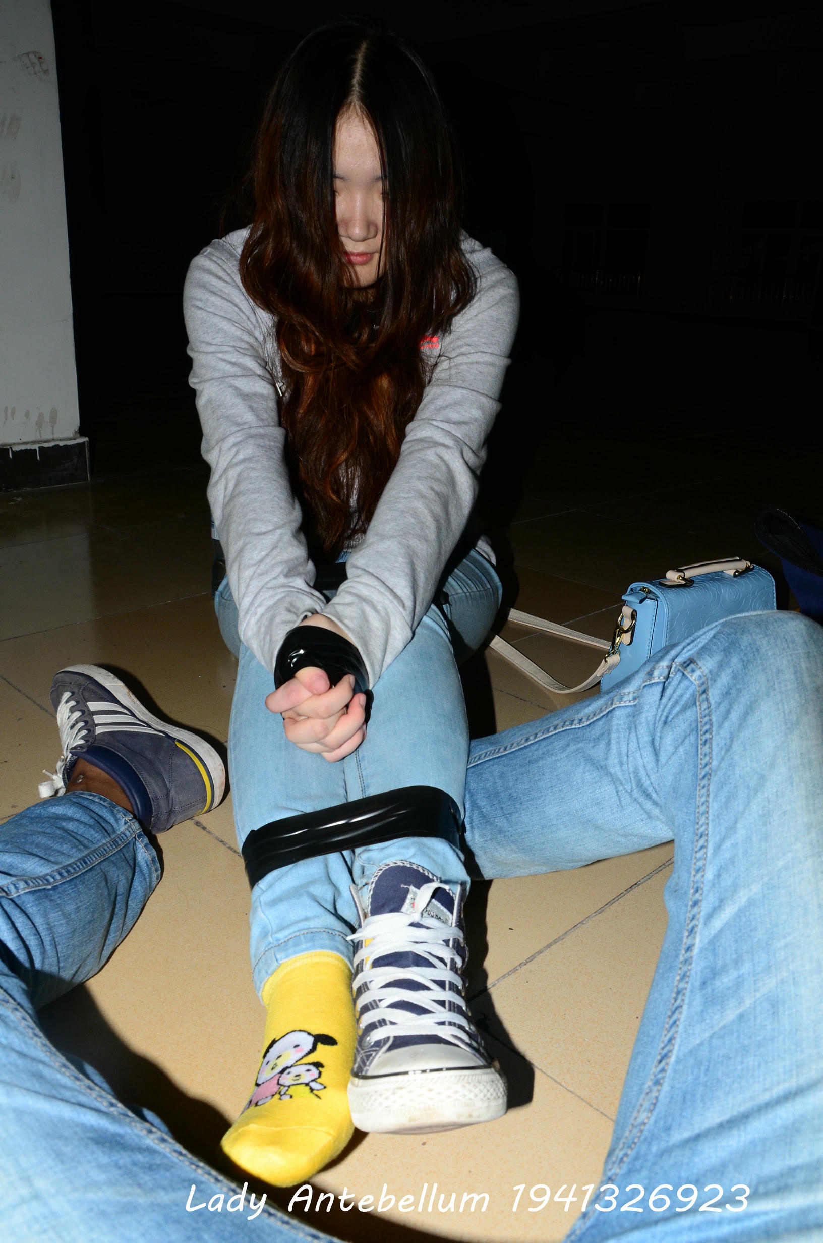 [战前女神] 恋足美腿棉袜女神级摄影套图 073 [71P-150MB]_第1集