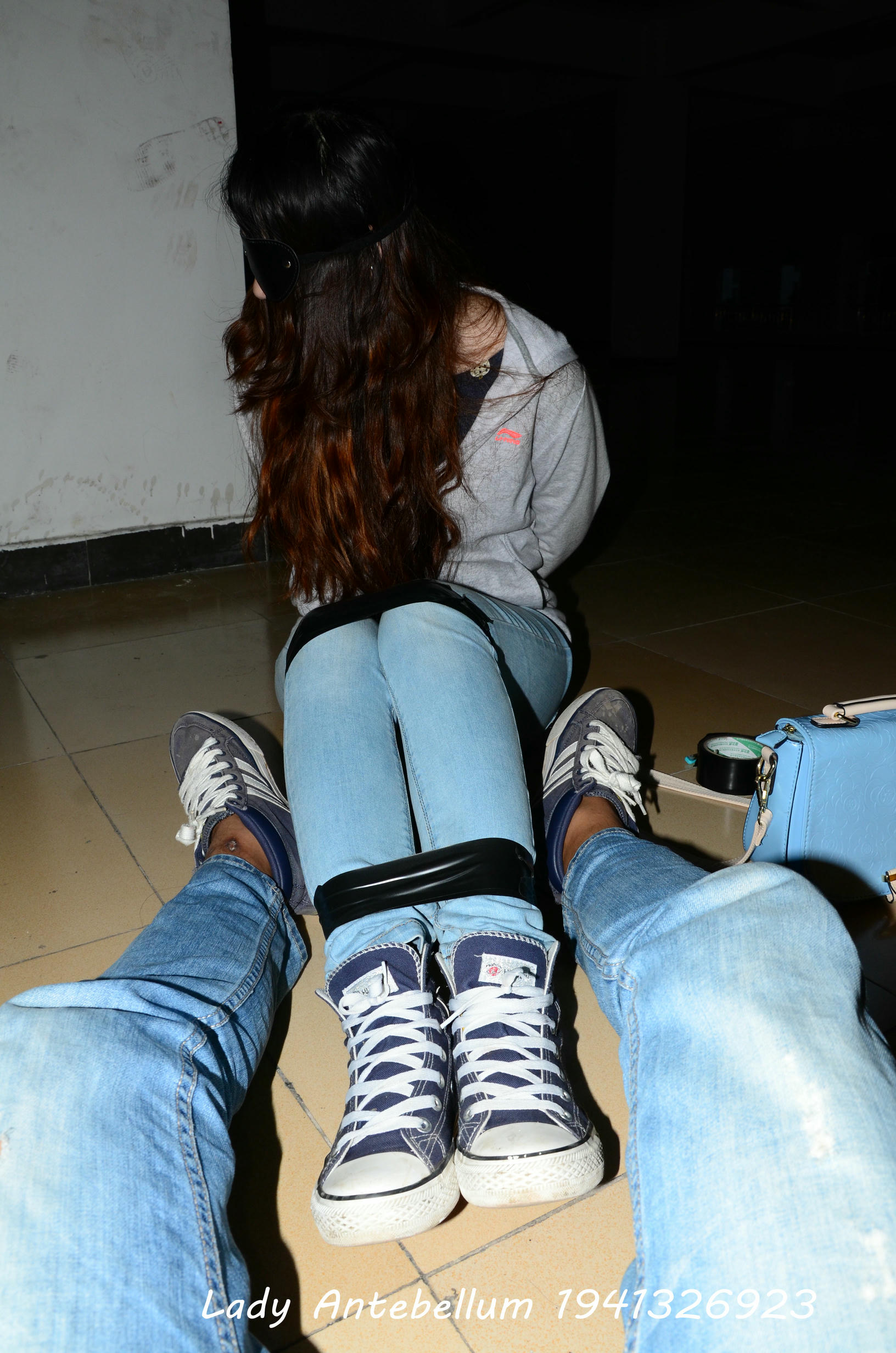 [战前女神] 恋足美腿棉袜女神级摄影套图 073 [71P-150MB]_第1集