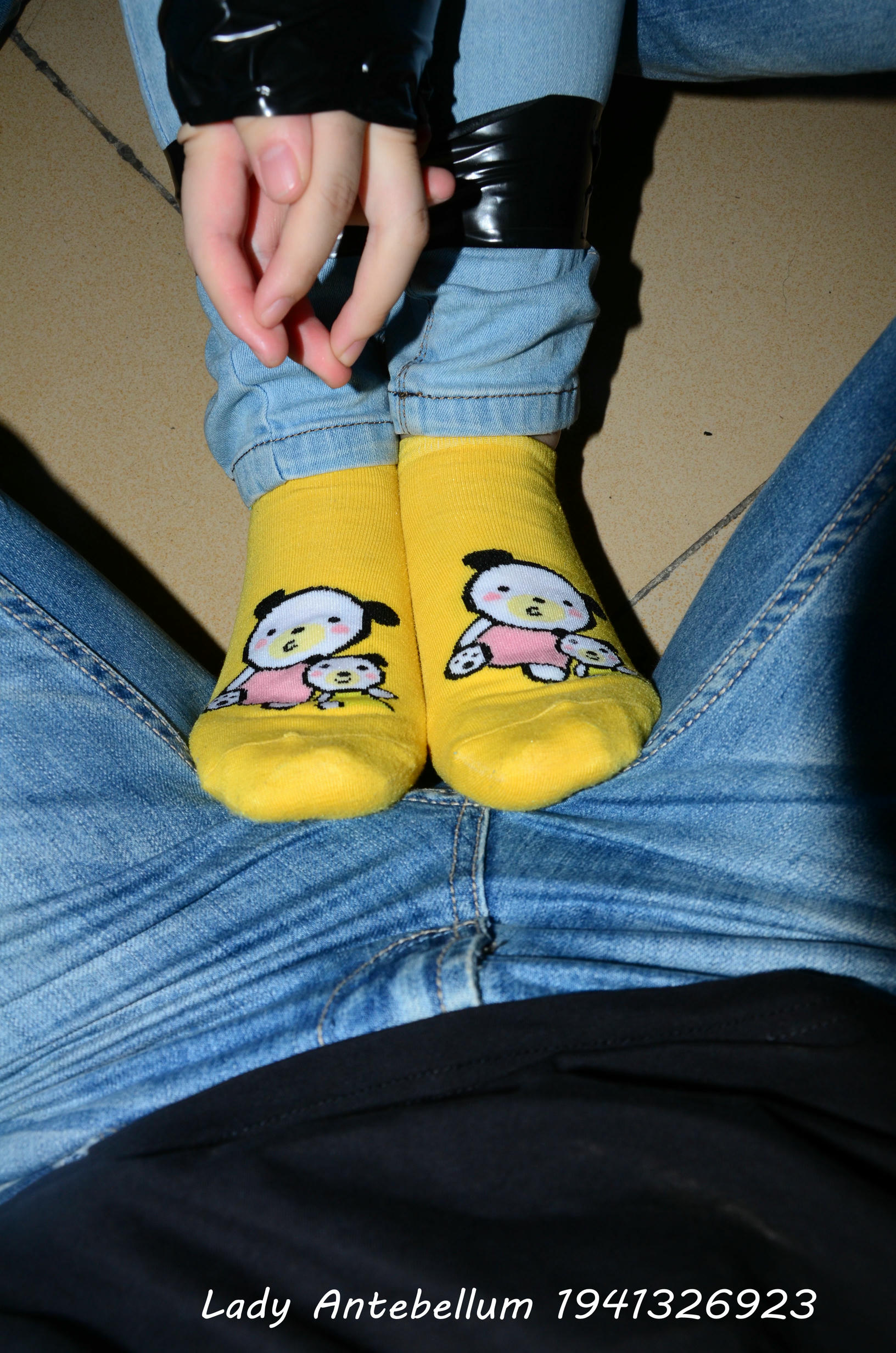 [战前女神] 恋足美腿棉袜女神级摄影套图 073 [71P-150MB]_第2集