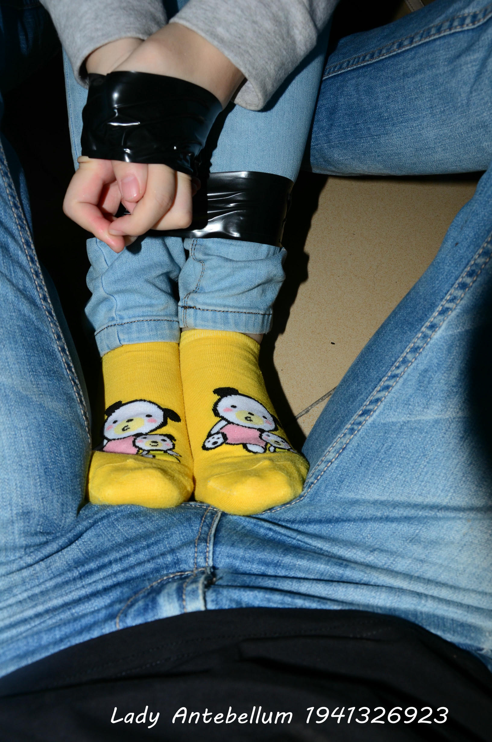 [战前女神] 恋足美腿棉袜女神级摄影套图 073 [71P-150MB]_第2集