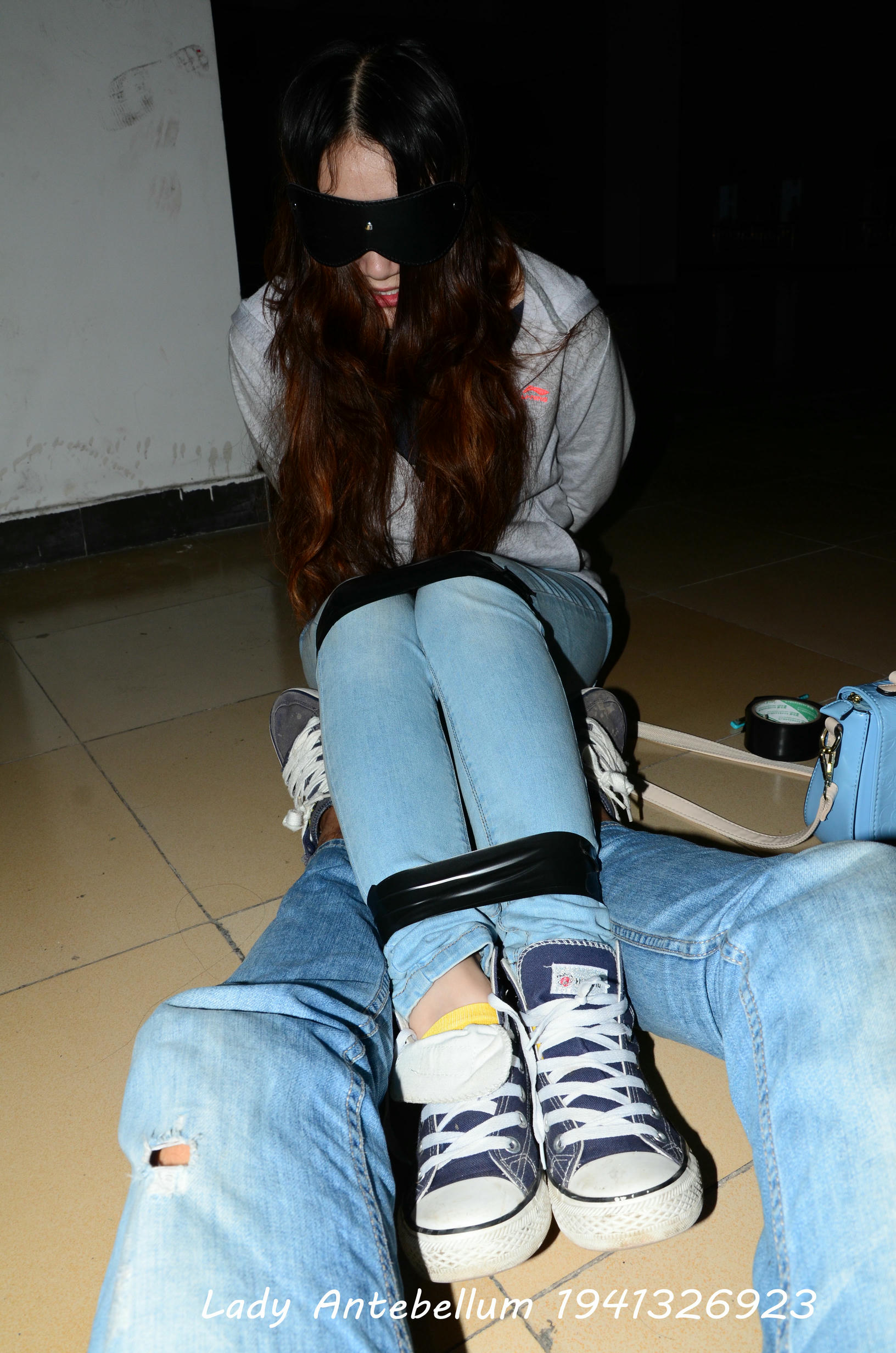 [战前女神] 恋足美腿棉袜女神级摄影套图 073 [71P-150MB]_第1集