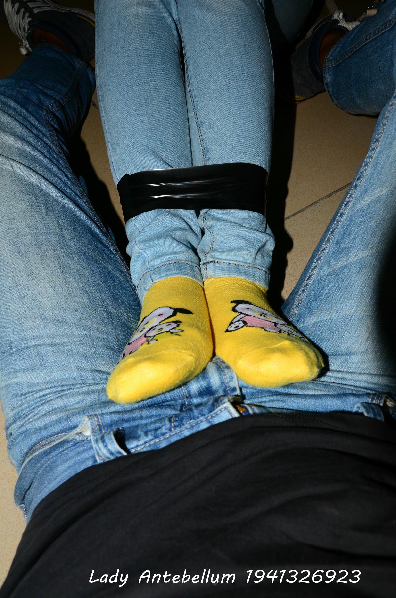 [战前女神] 恋足美腿棉袜女神级摄影套图 073 [71P-150MB]_第2集