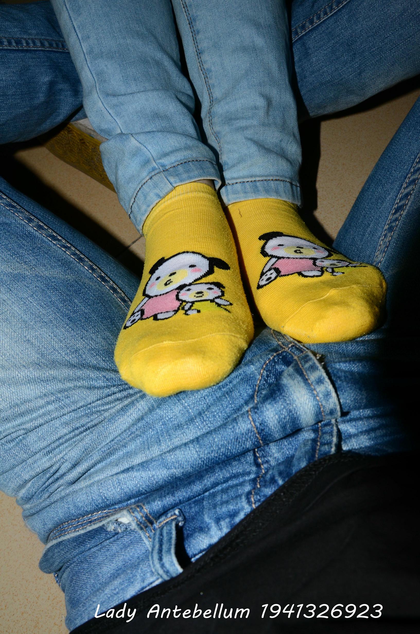 [战前女神] 恋足美腿棉袜女神级摄影套图 073 [71P-150MB]_第2集