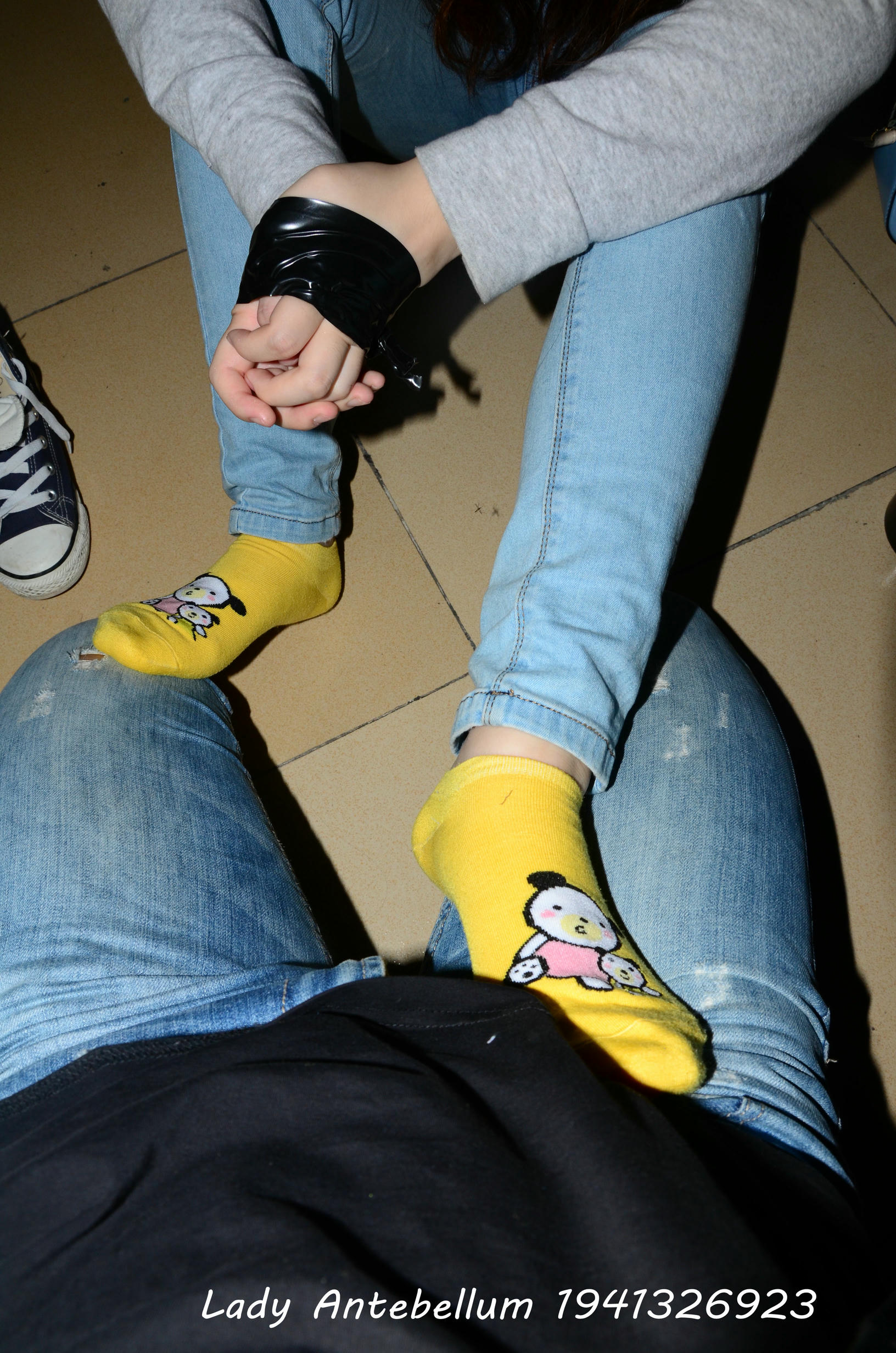 [战前女神] 恋足美腿棉袜女神级摄影套图 073 [71P-150MB]_第2集