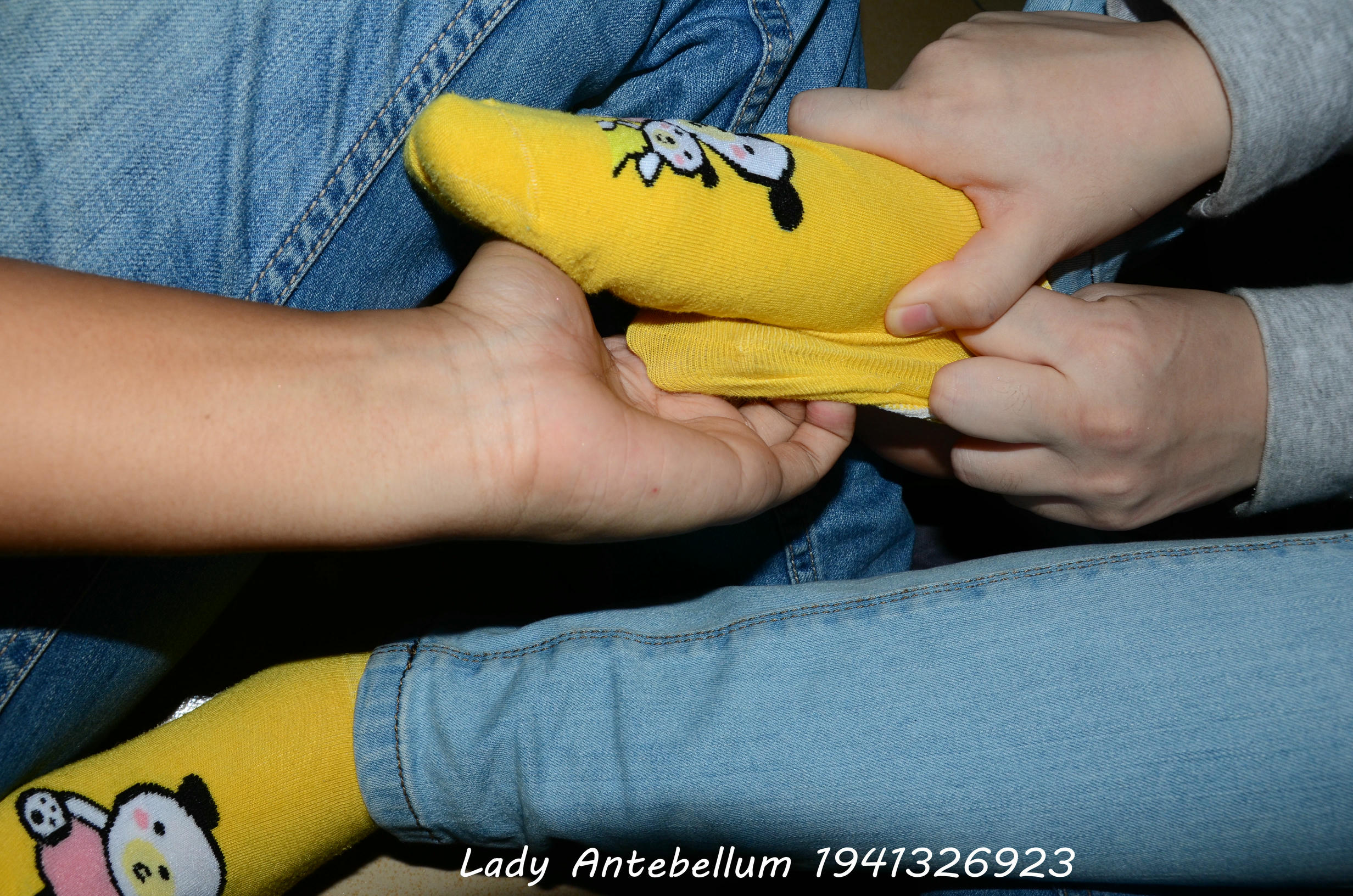 [战前女神] 恋足美腿棉袜女神级摄影套图 073 [71P-150MB]_第3集