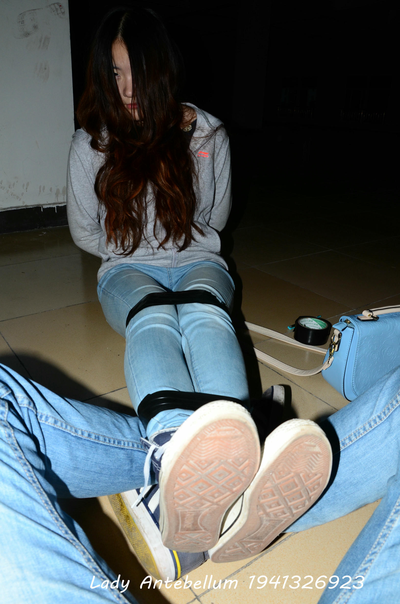 [战前女神] 恋足美腿棉袜女神级摄影套图 073 [71P-150MB]_第1集