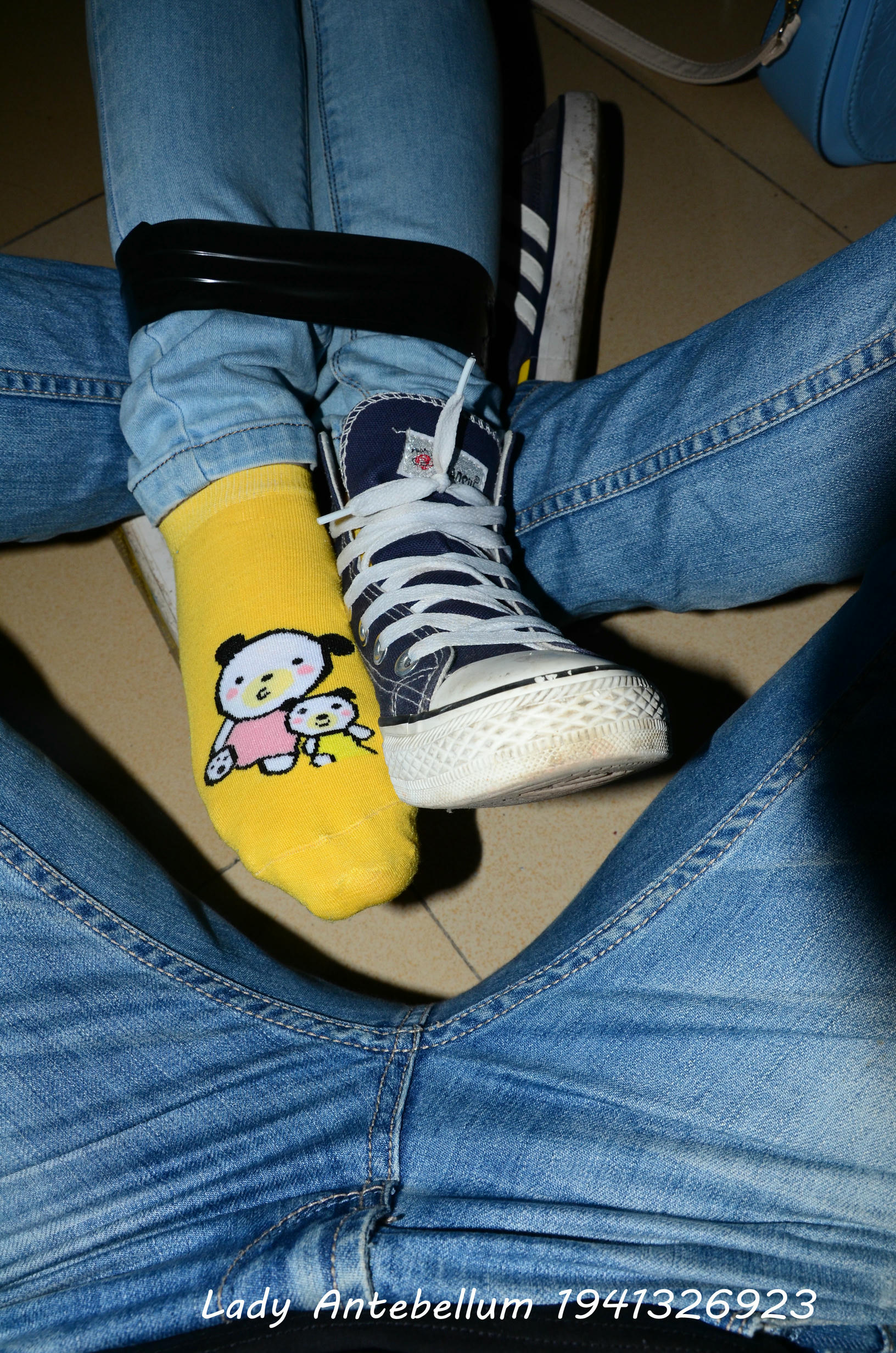 [战前女神] 恋足美腿棉袜女神级摄影套图 073 [71P-150MB]_第1集