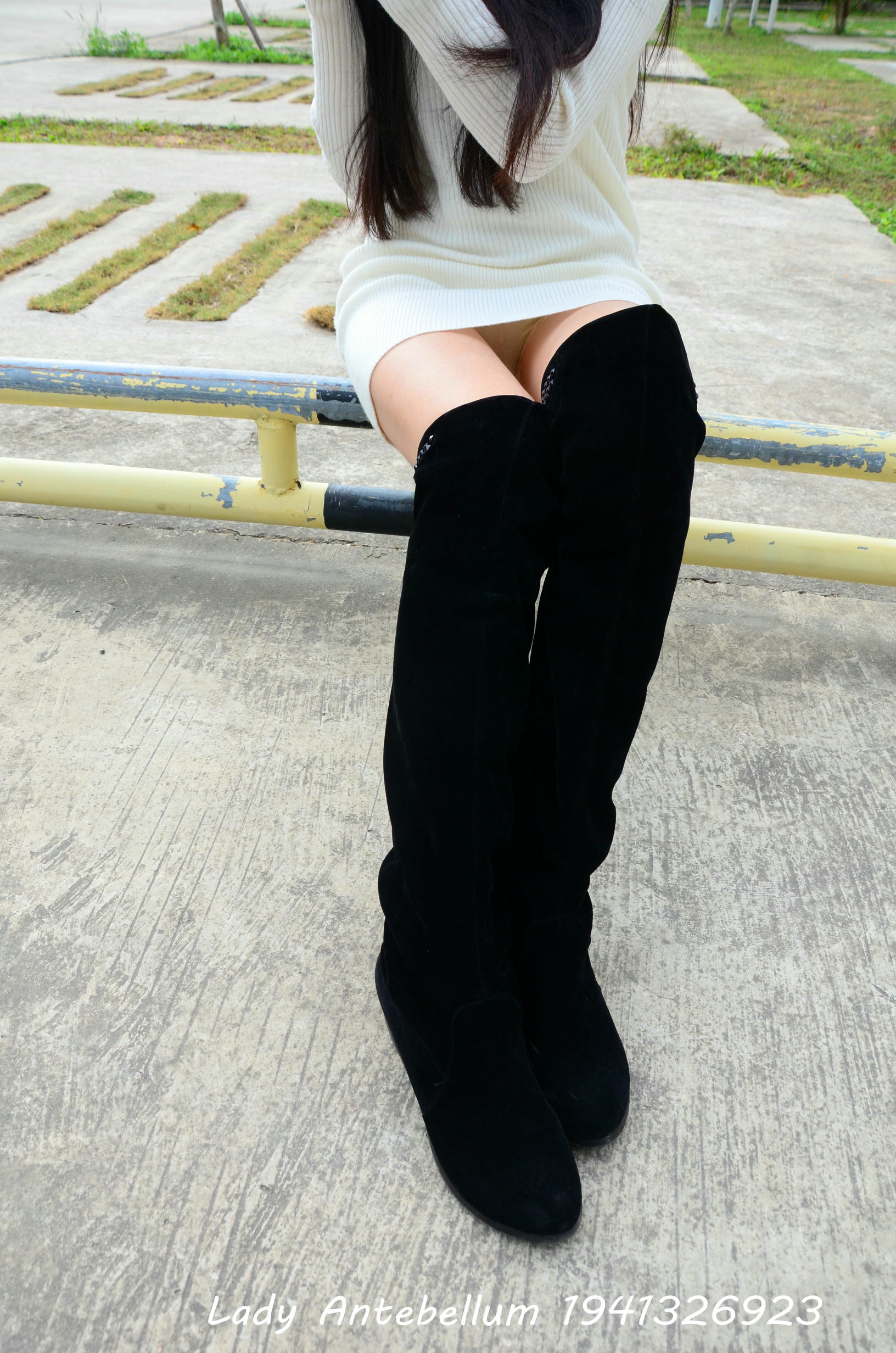 [战前女神] 恋足美腿棉袜女神级摄影套图 075 [109P-218MB]_第1集