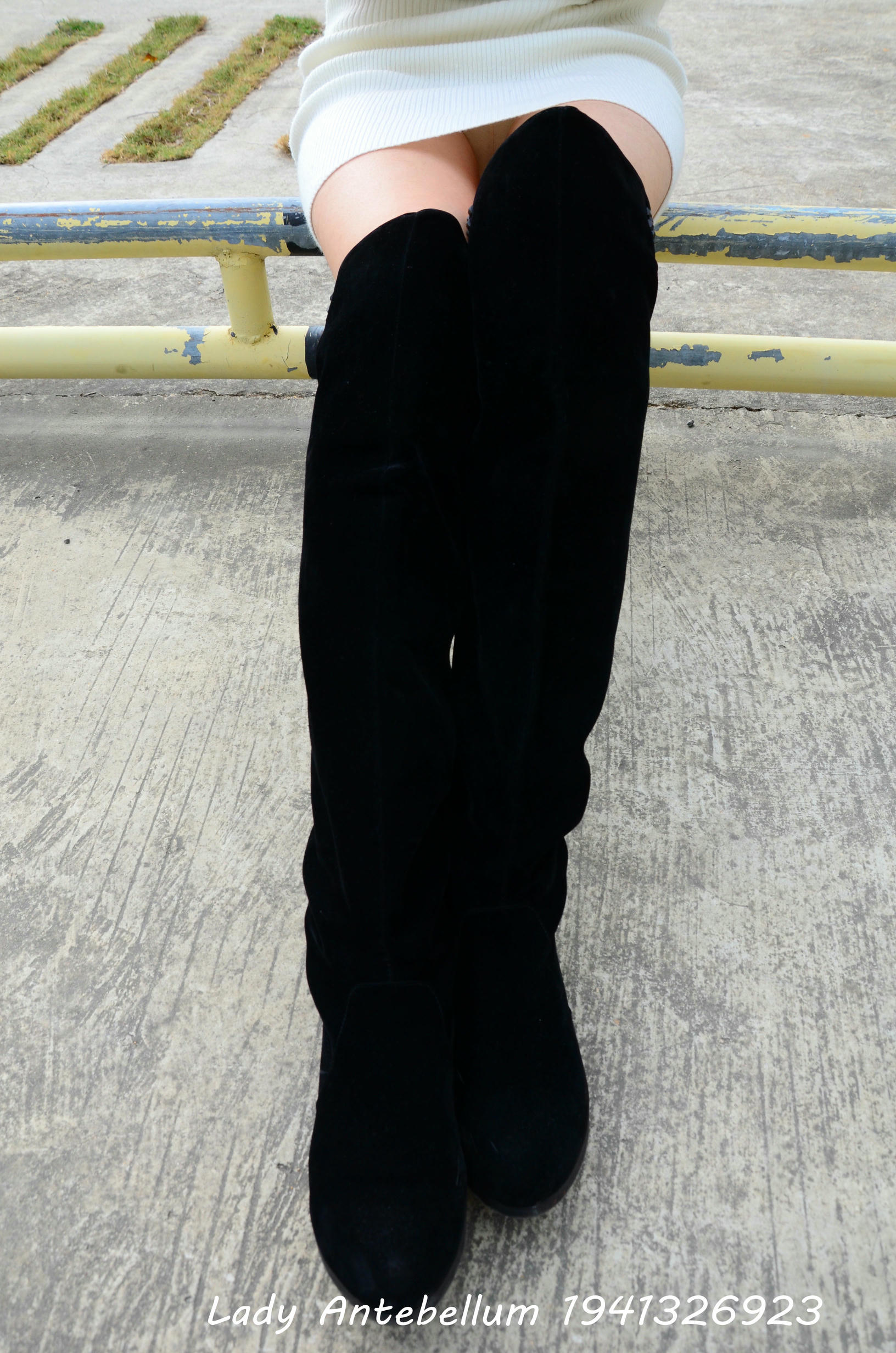 [战前女神] 恋足美腿棉袜女神级摄影套图 075 [109P-218MB]_第1集