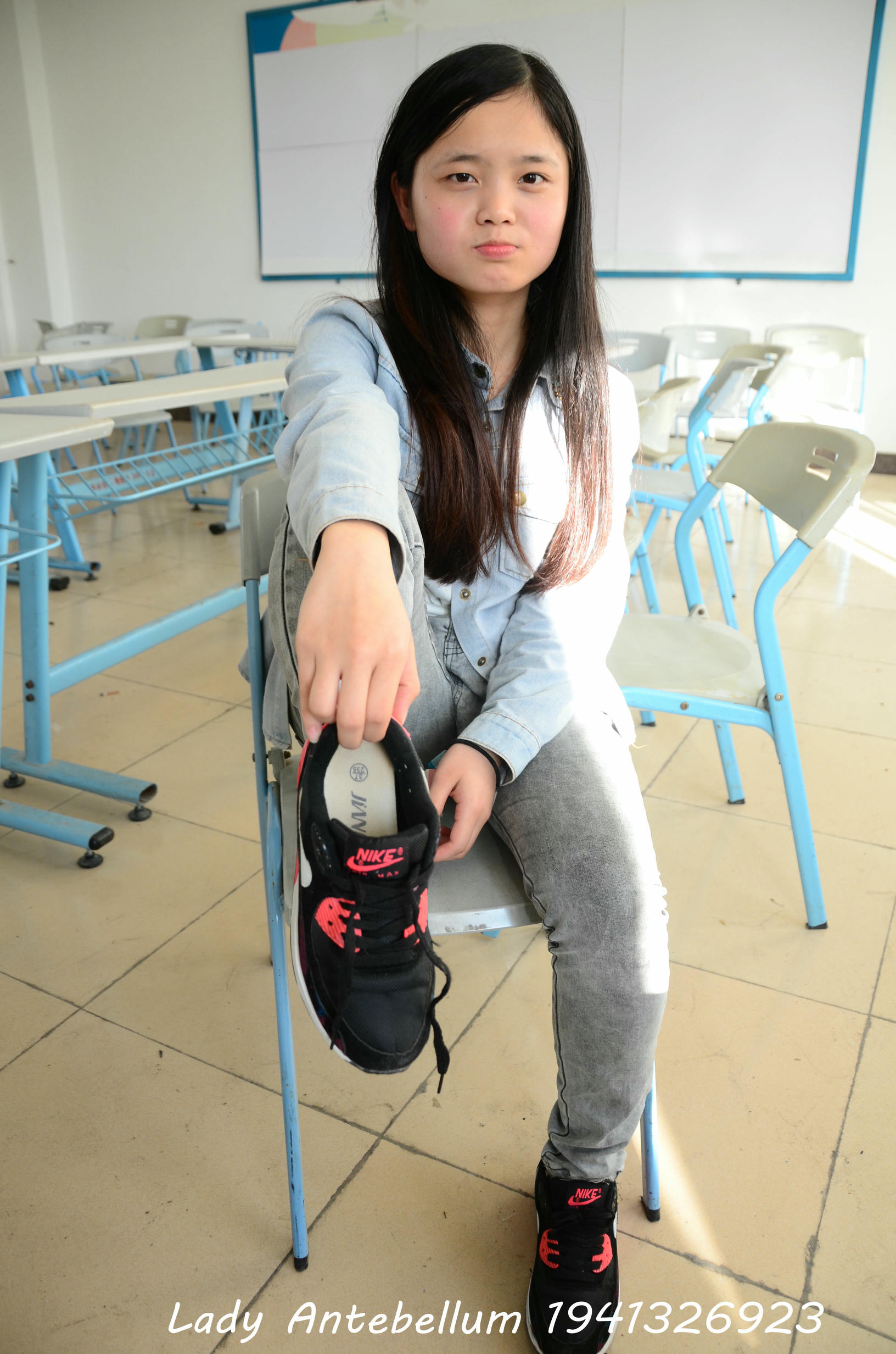 [战前女神] 恋足美腿棉袜女神级摄影套图 076 [52P-78MB]_第1集