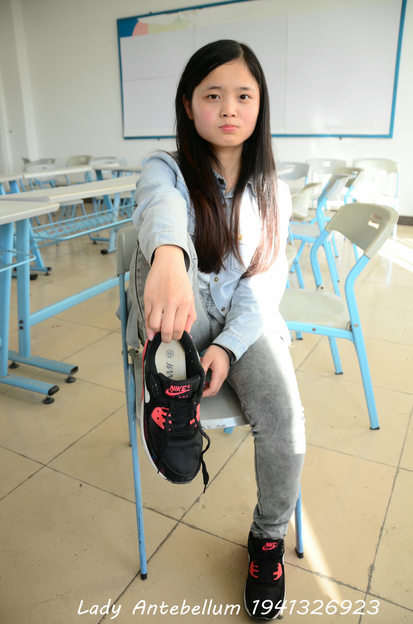 [战前女神] 恋足美腿棉袜女神级摄影套图 076 [52P-78MB]_第1集