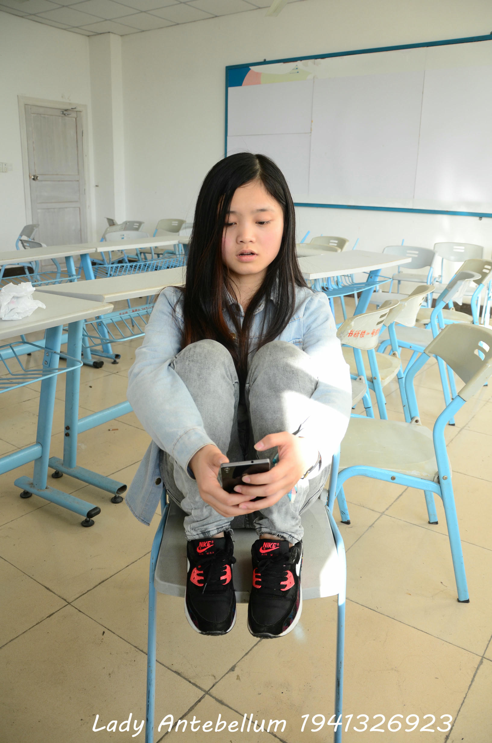 [战前女神] 恋足美腿棉袜女神级摄影套图 076 [52P-78MB]_第1集