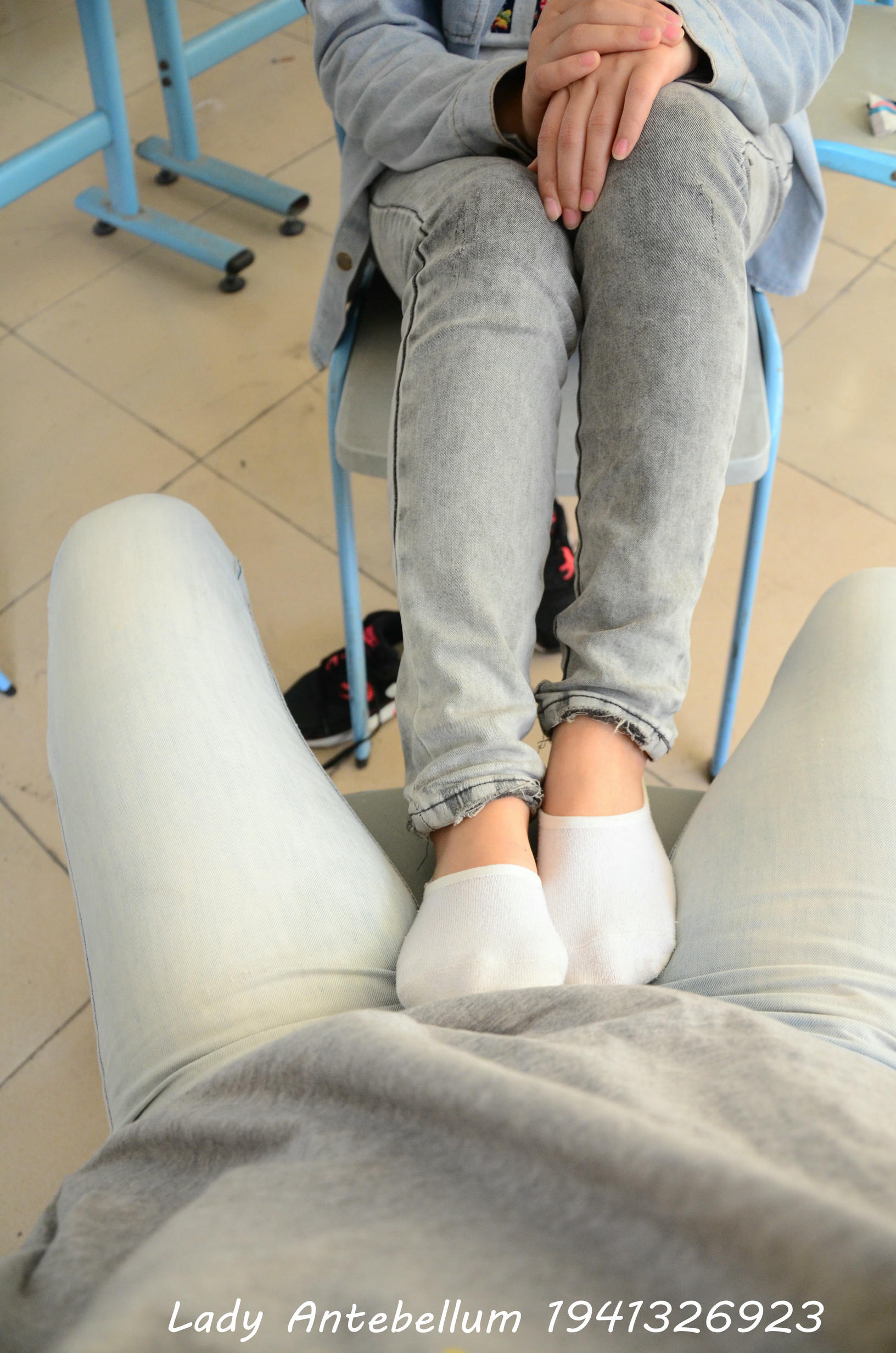 [战前女神] 恋足美腿棉袜女神级摄影套图 076 [52P-78MB]_第2集