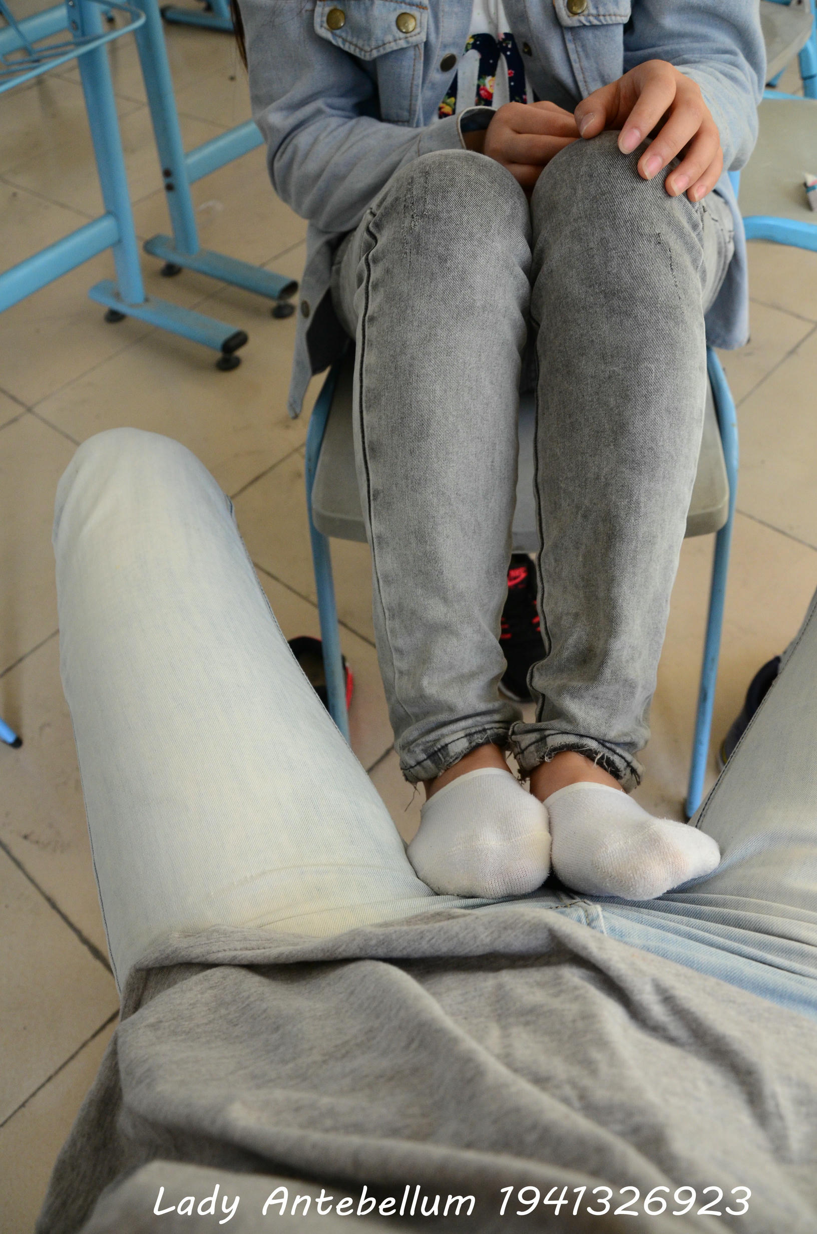 [战前女神] 恋足美腿棉袜女神级摄影套图 076 [52P-78MB]_第2集