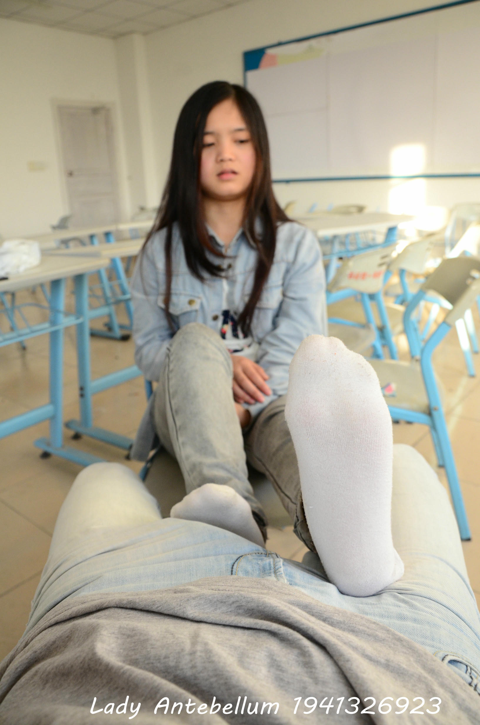 [战前女神] 恋足美腿棉袜女神级摄影套图 076 [52P-78MB]_第2集