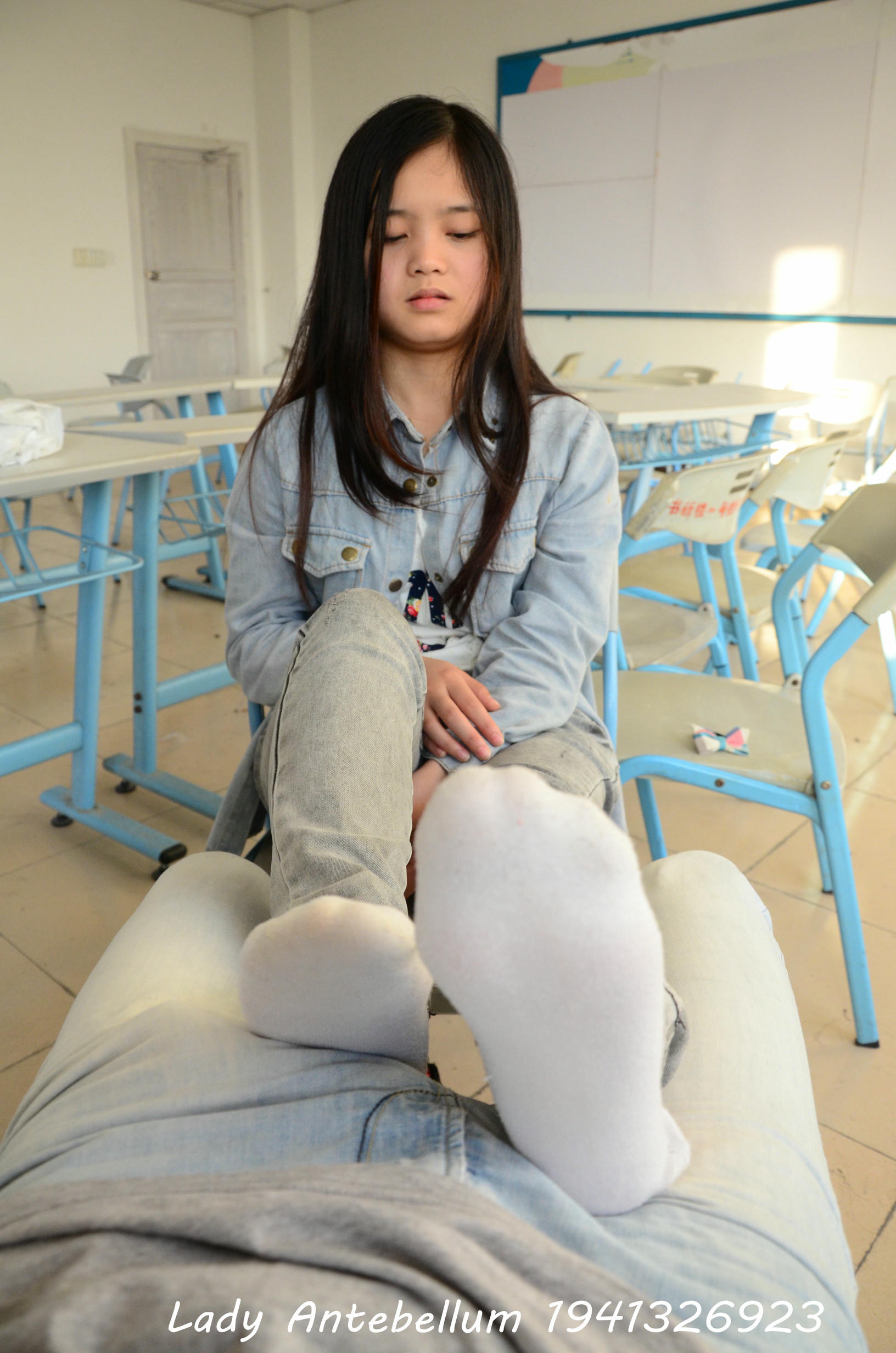 [战前女神] 恋足美腿棉袜女神级摄影套图 076 [52P-78MB]_第3集