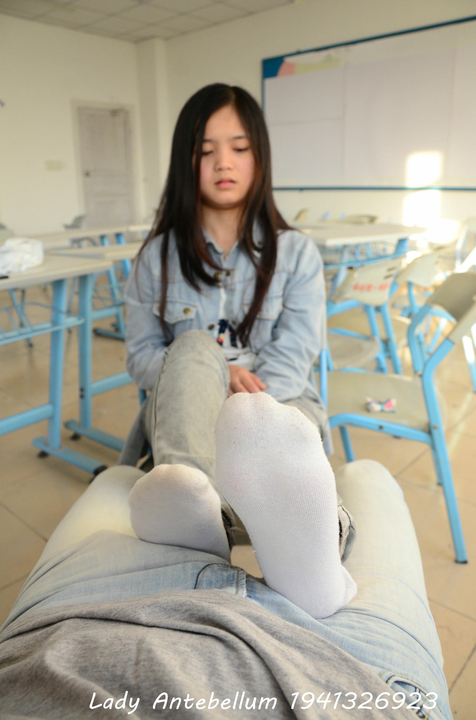 [战前女神] 恋足美腿棉袜女神级摄影套图 076 [52P-78MB]_第3集