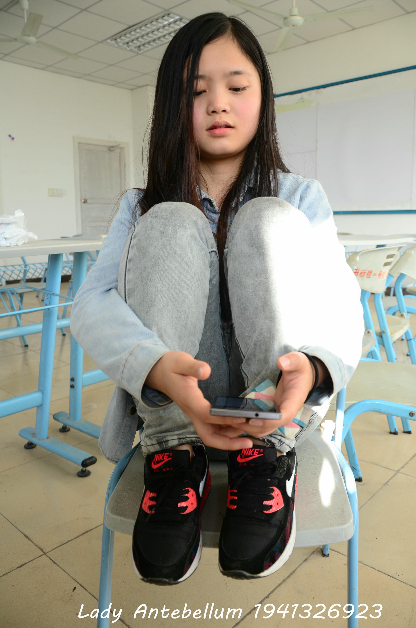 [战前女神] 恋足美腿棉袜女神级摄影套图 076 [52P-78MB]_第1集