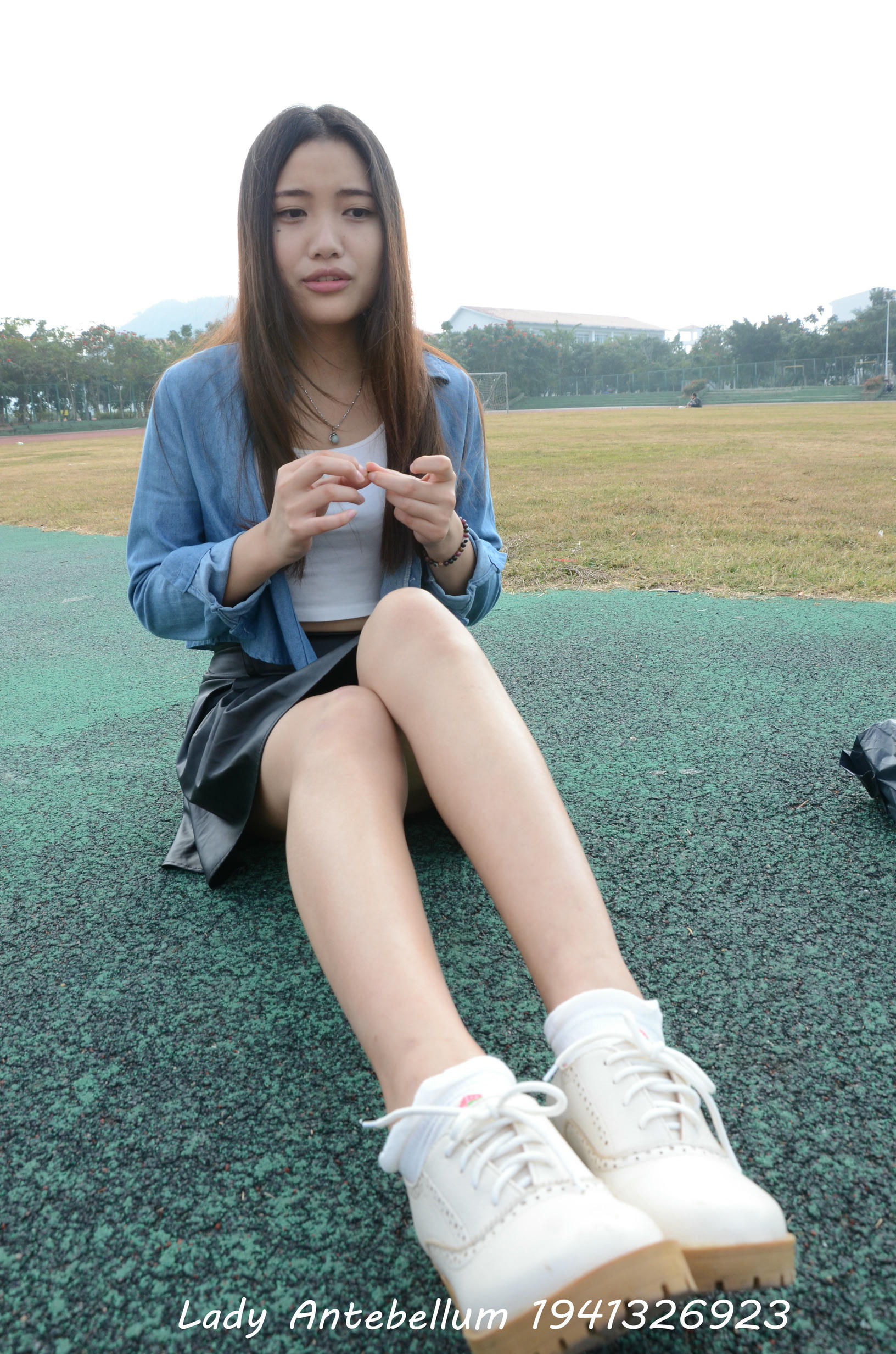 [战前女神] 恋足美腿棉袜女神级摄影套图 078 [122P-185MB]_第1集