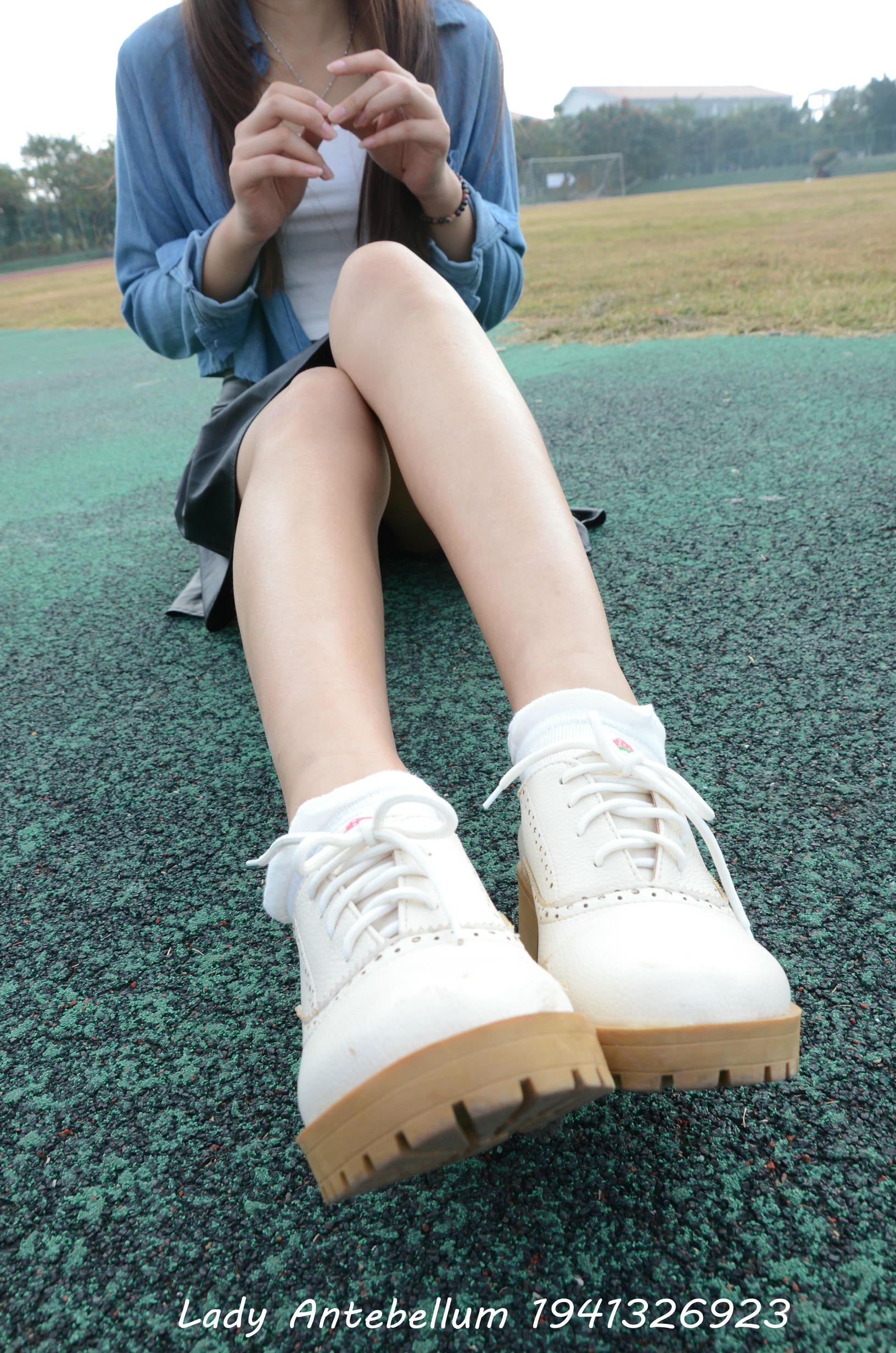 [战前女神] 恋足美腿棉袜女神级摄影套图 078 [122P-185MB]_第1集