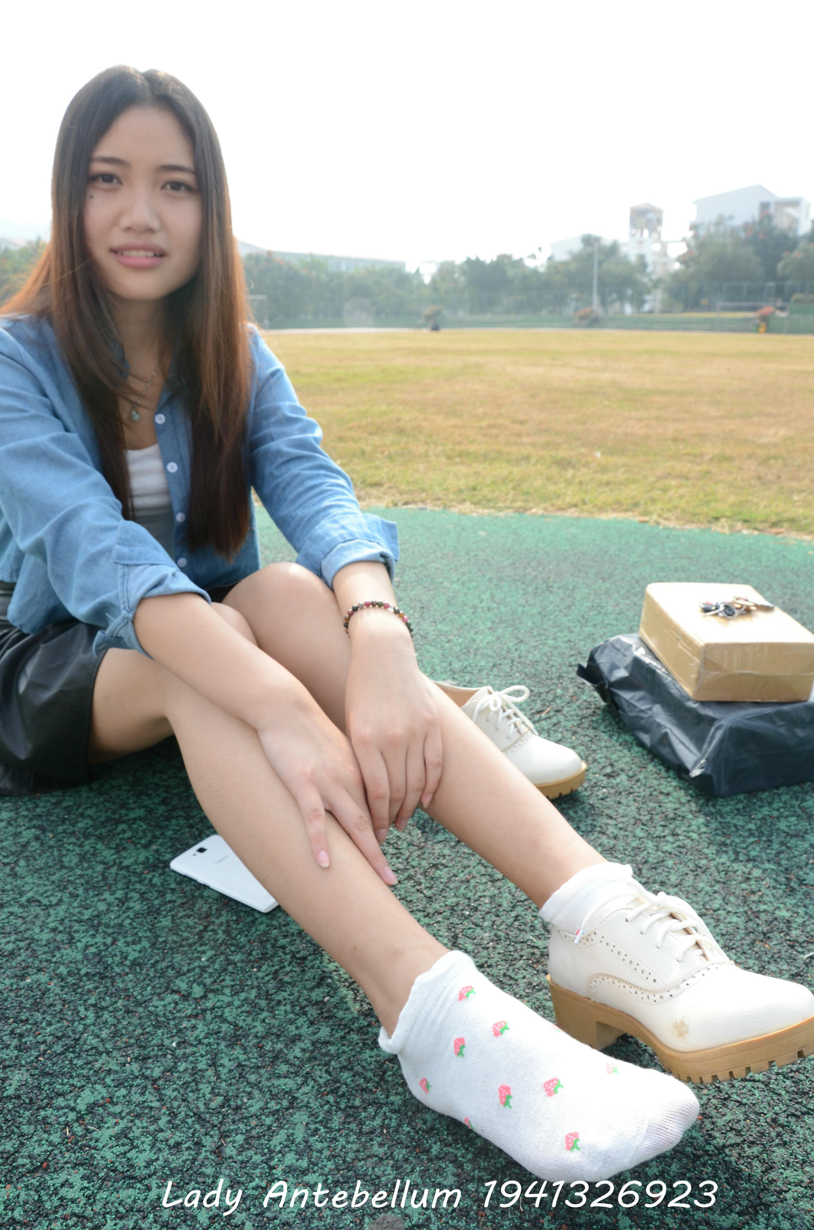 [战前女神] 恋足美腿棉袜女神级摄影套图 078 [122P-185MB]_第1集