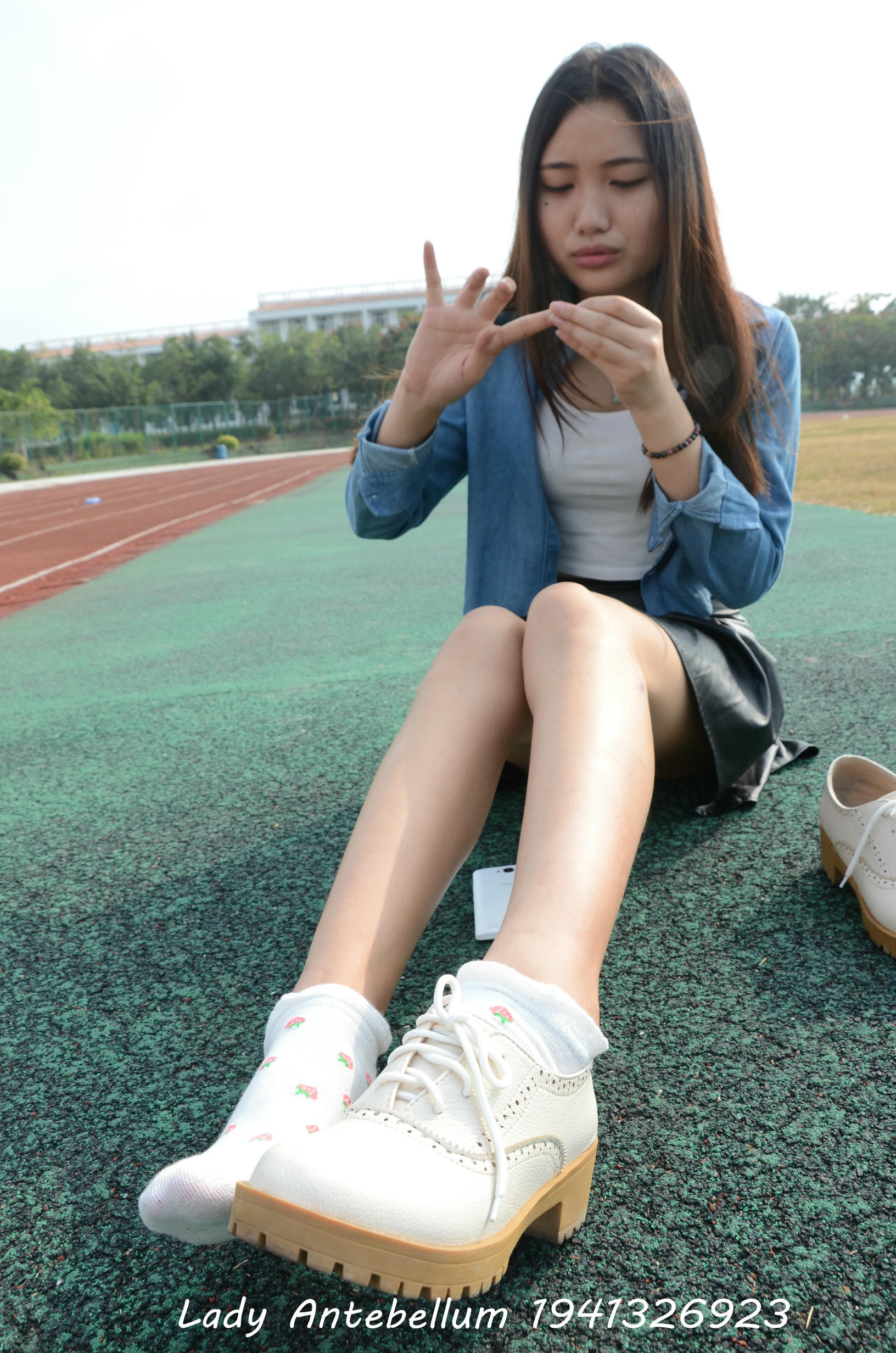 [战前女神] 恋足美腿棉袜女神级摄影套图 078 [122P-185MB]_第2集