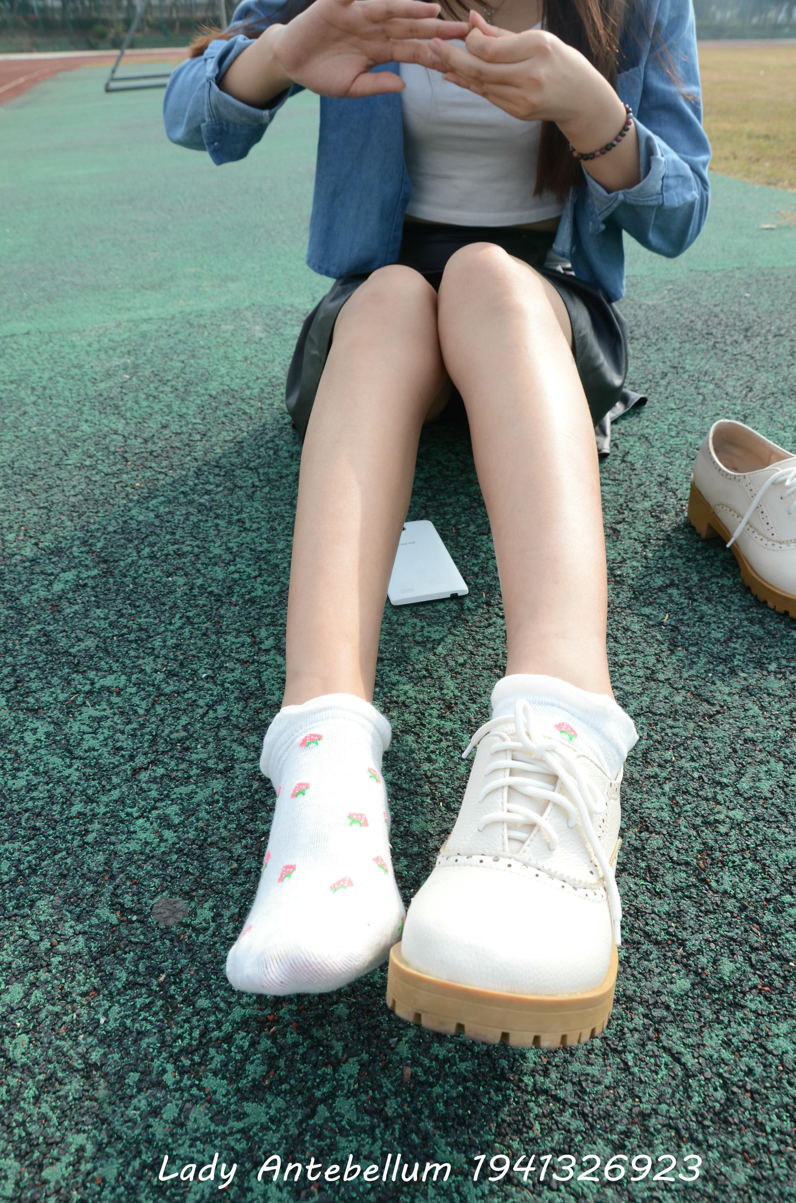 [战前女神] 恋足美腿棉袜女神级摄影套图 078 [122P-185MB]_第2集