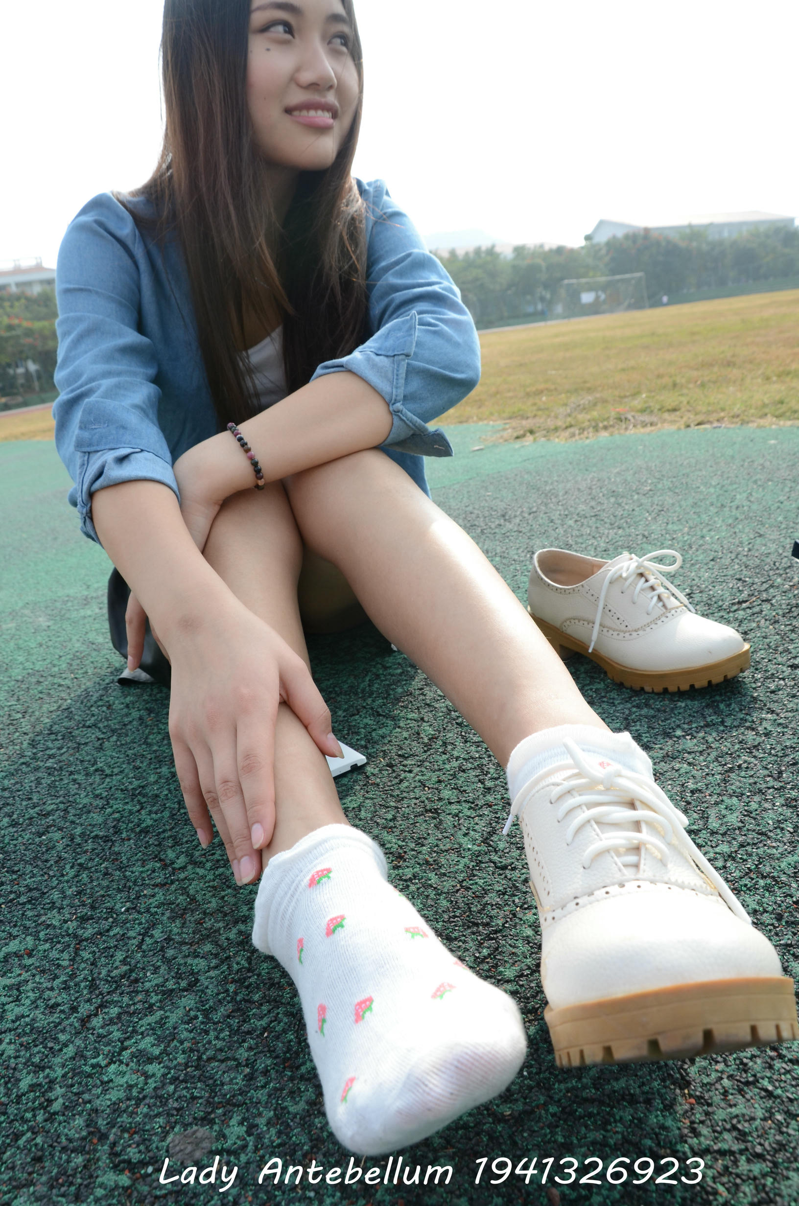 [战前女神] 恋足美腿棉袜女神级摄影套图 078 [122P-185MB]_第2集