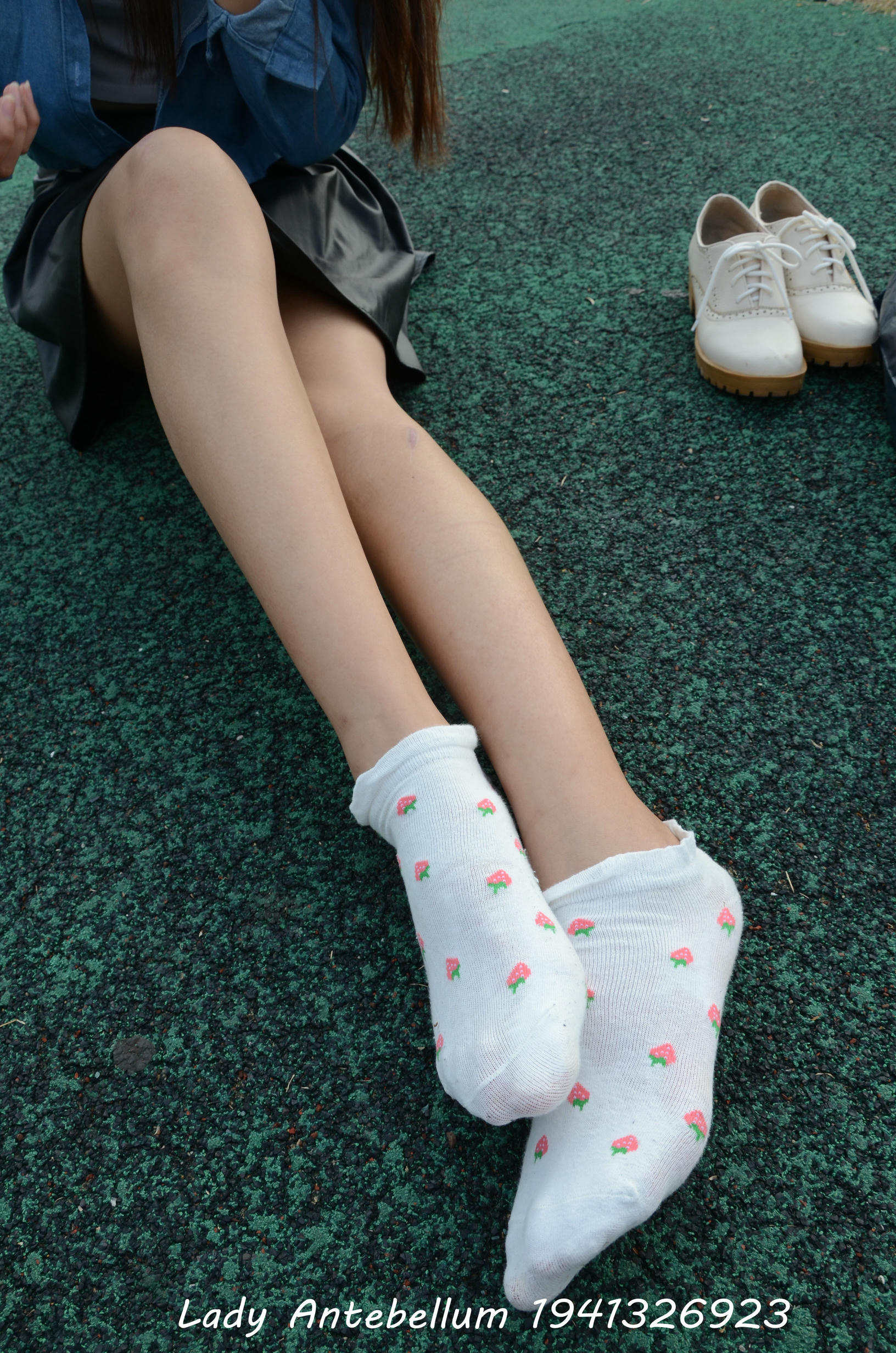 [战前女神] 恋足美腿棉袜女神级摄影套图 078 [122P-185MB]_第3集