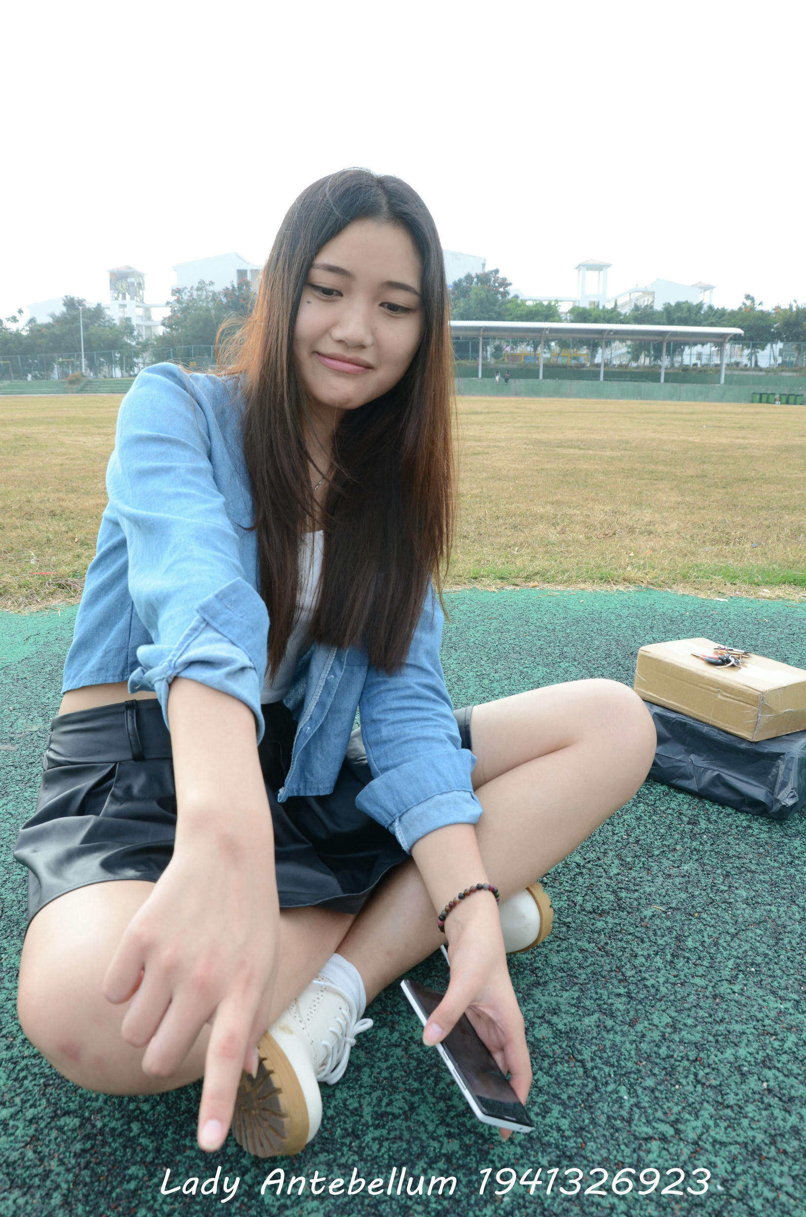 [战前女神] 恋足美腿棉袜女神级摄影套图 078 [122P-185MB]_第1集